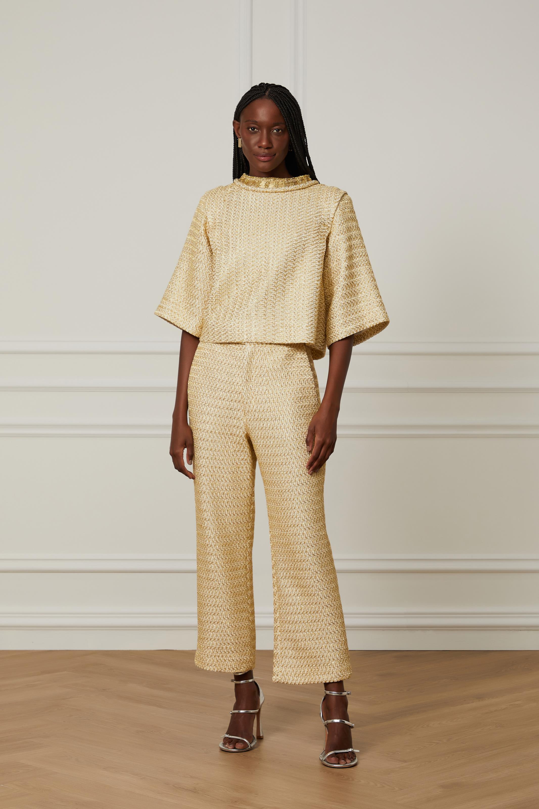 Camiseta De Tecido Com Lurex Dourado Ombreira e Gola De Tricô