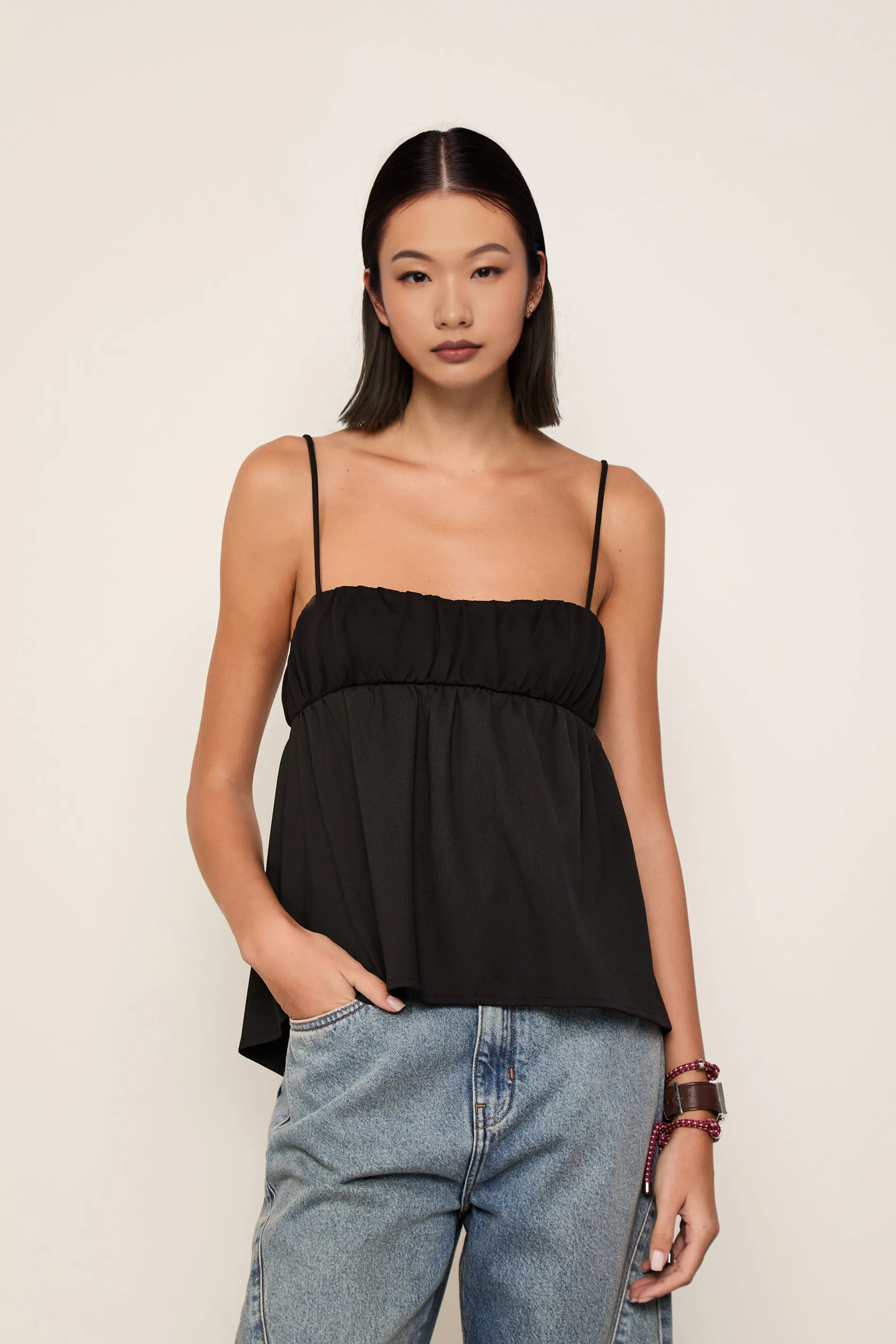 Blusa De Crepe Franzida Cropped