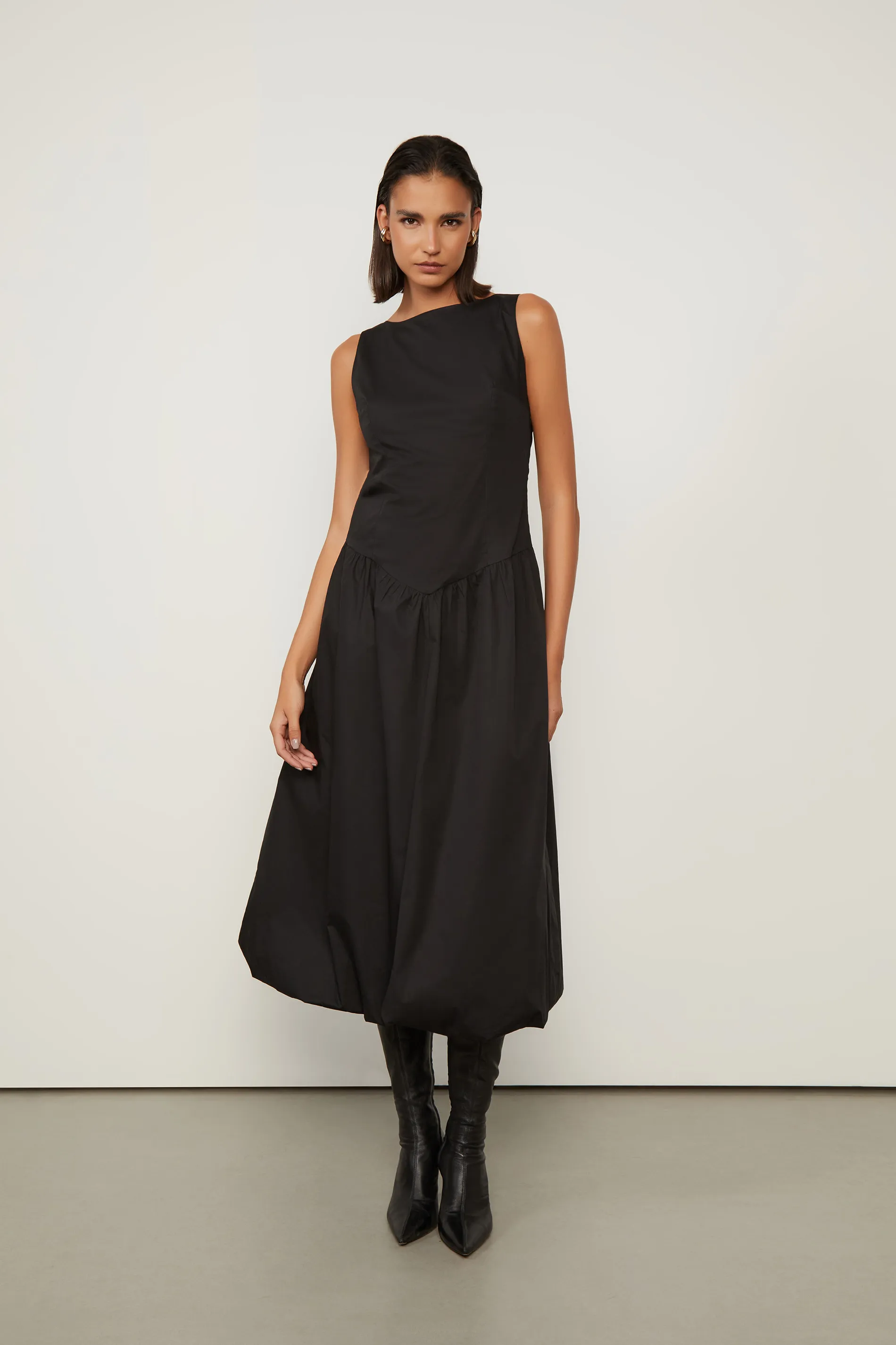 Vestido Sem Manga Midi De Tricoline