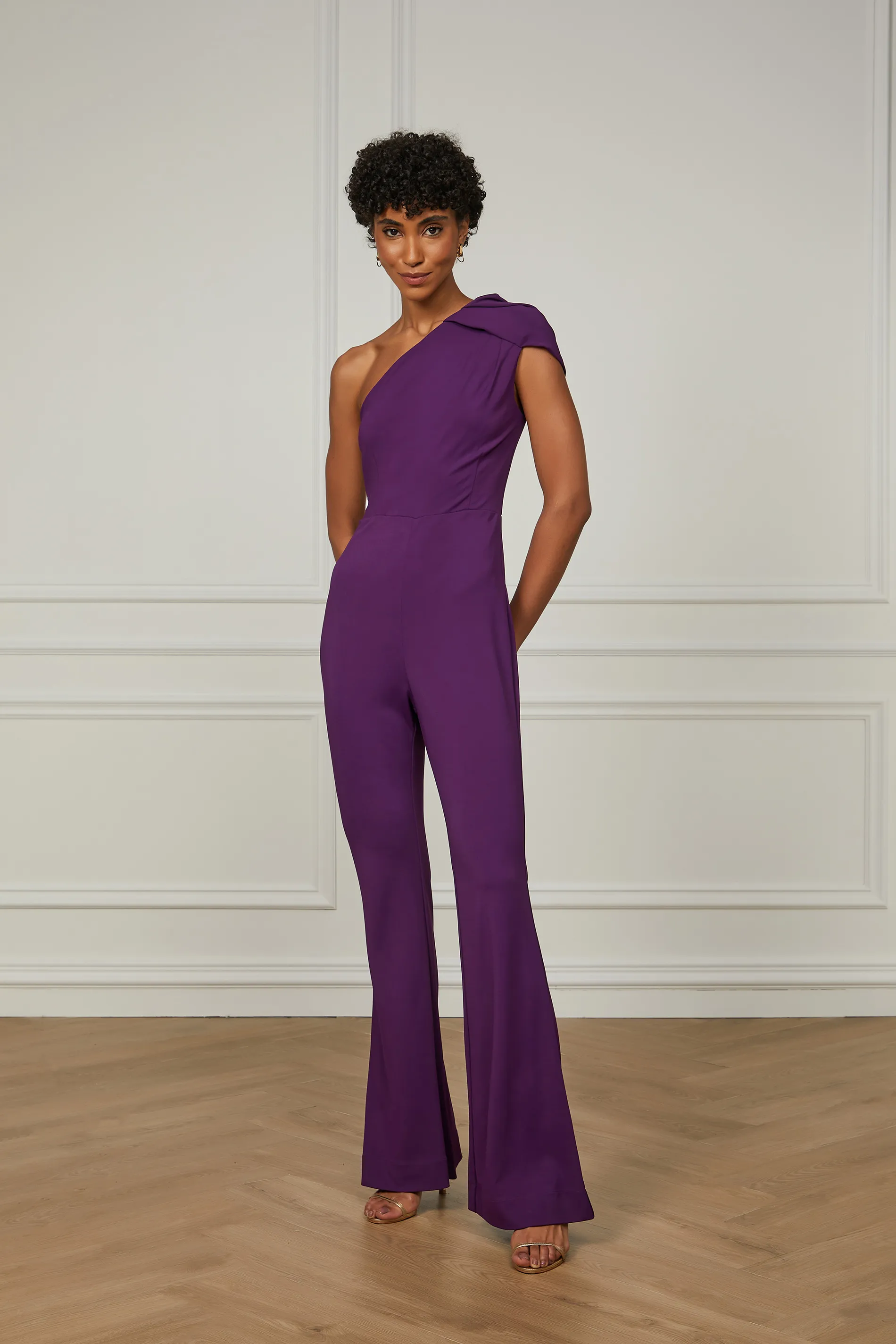 Macacão Longo De Jersey Um Ombro Só Com Detalhe Pregas