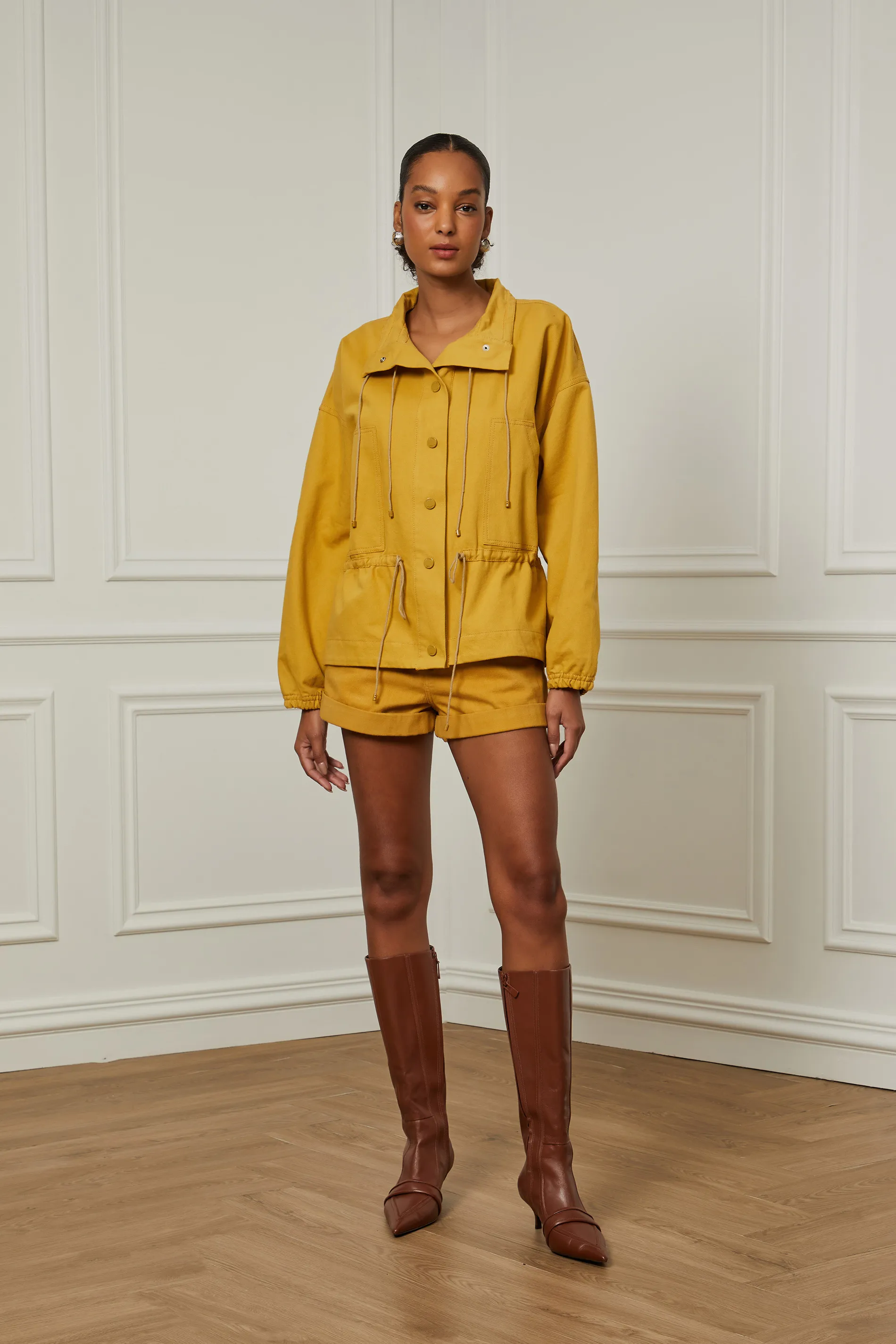 Short De Sarja Com Elástico Na Cintura Mostarda