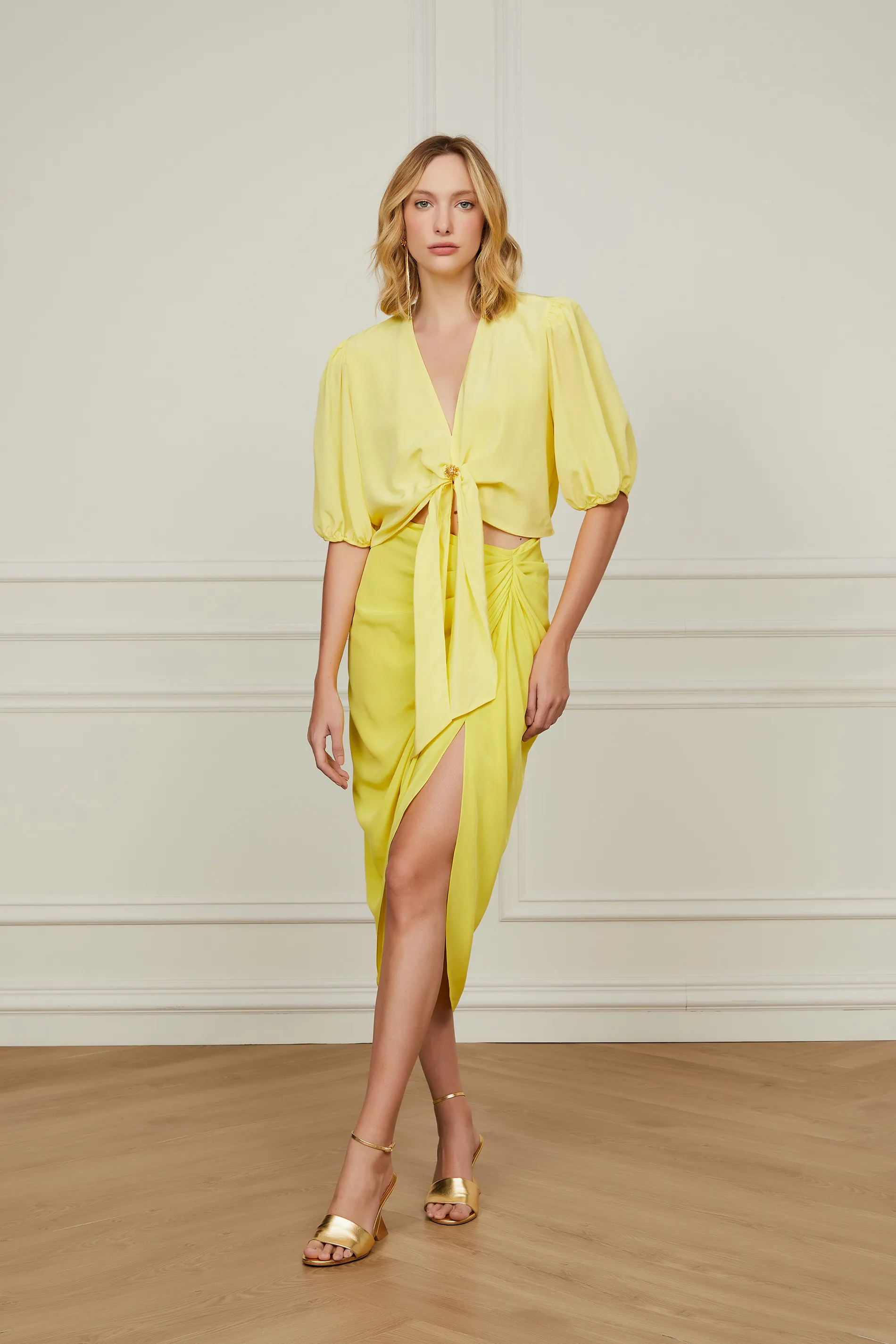 Saia Midi De Seda Amarelo Aurora Tranpassada Com Fivela