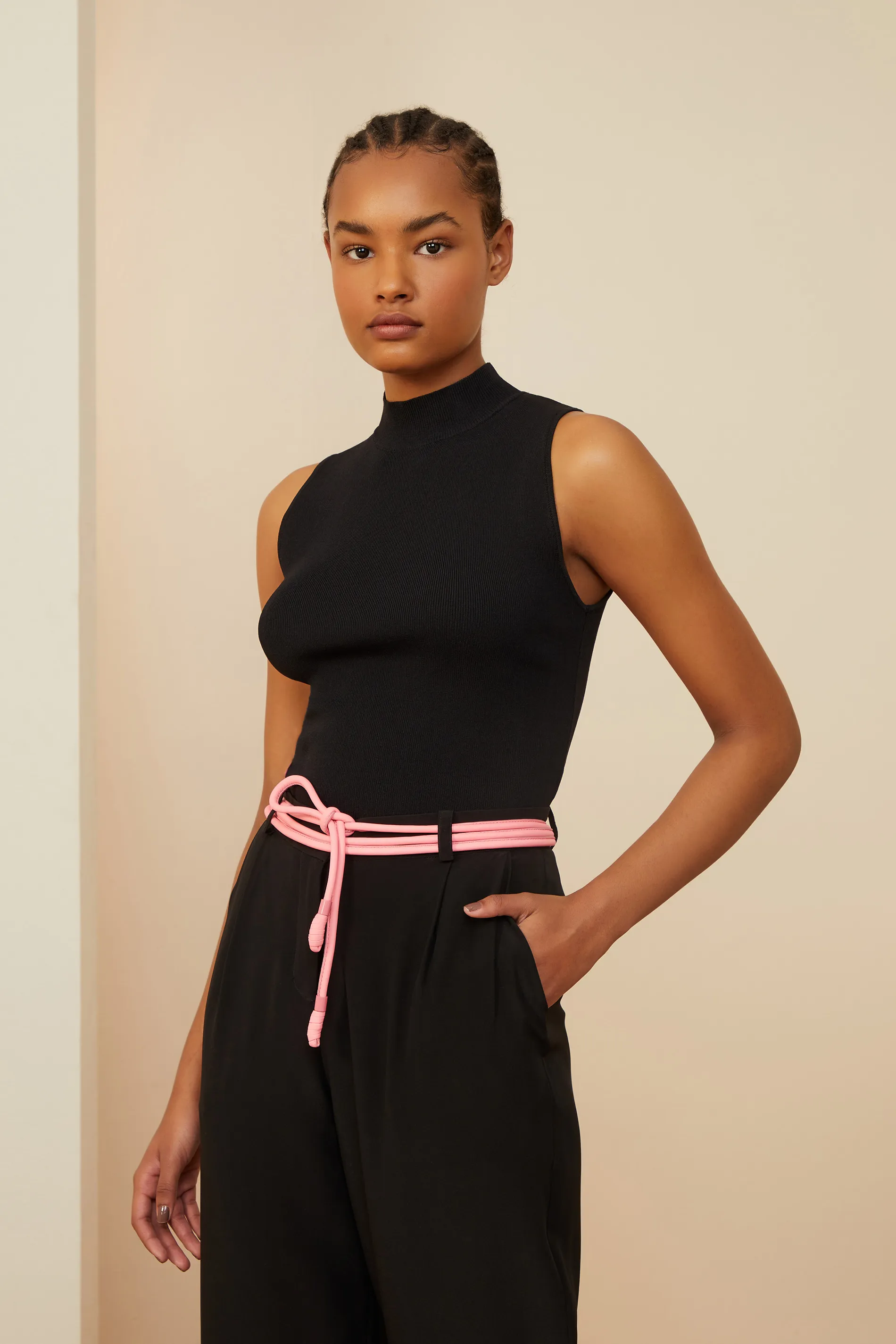 Cinto De Couro Rolotê Ponteira Rosa