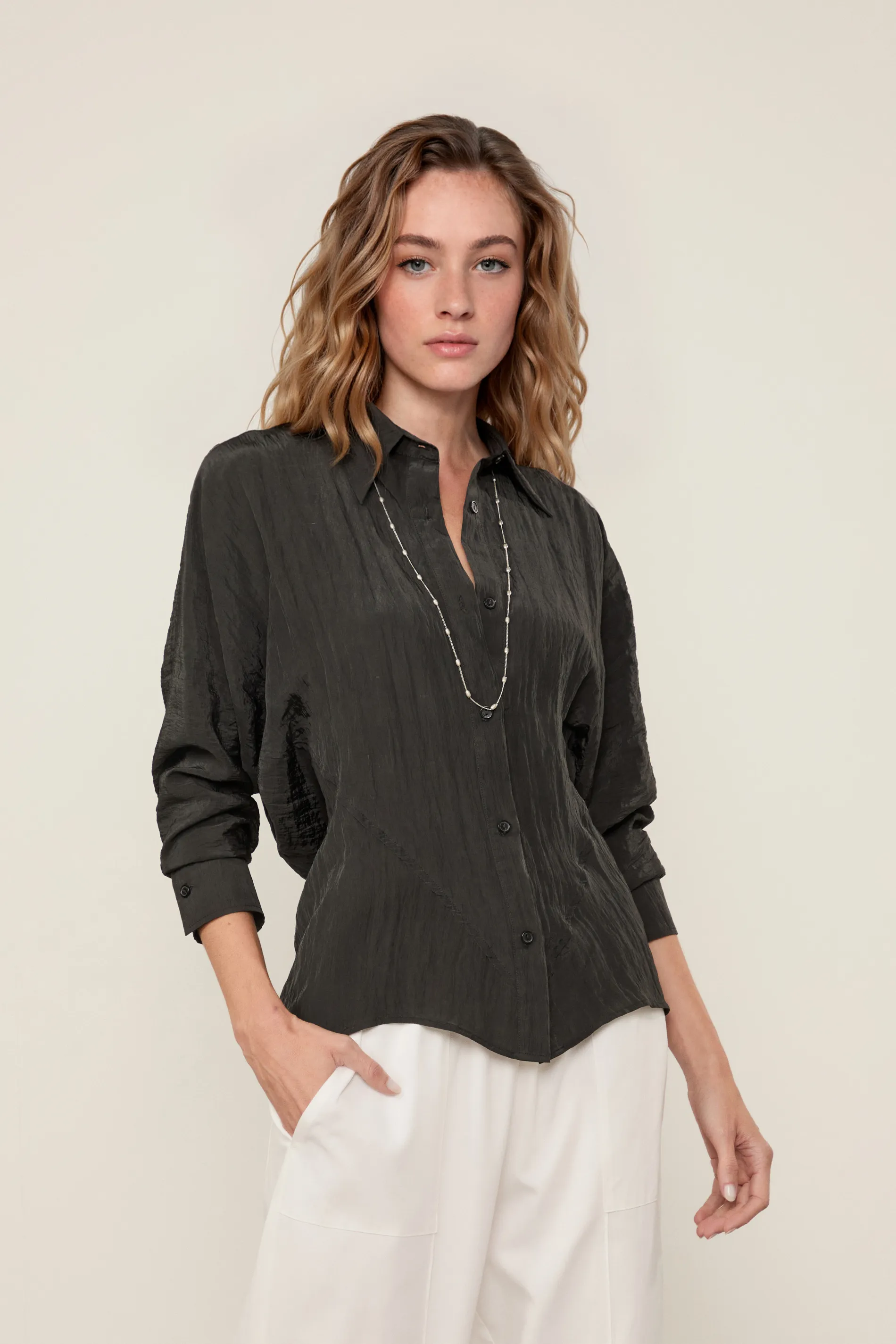 Camisa De Cetim Recorte Ajustado