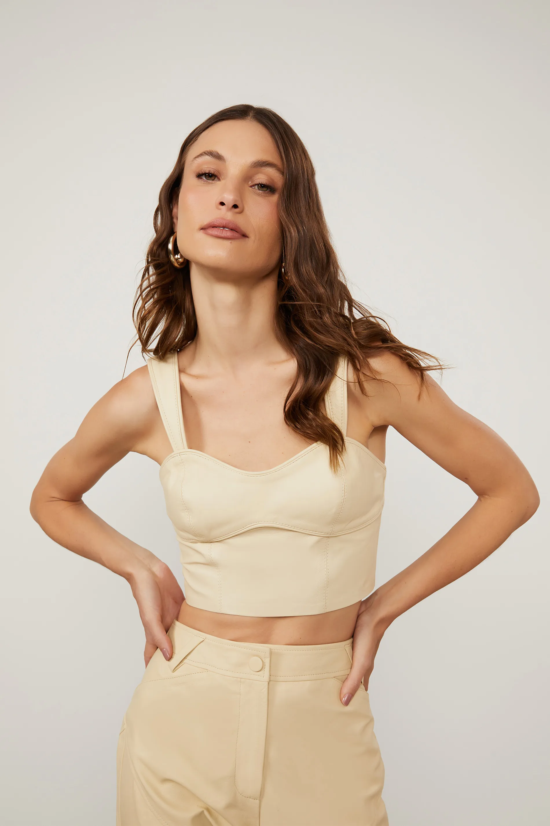 Top De Couro Cropped Detalhe Vivo