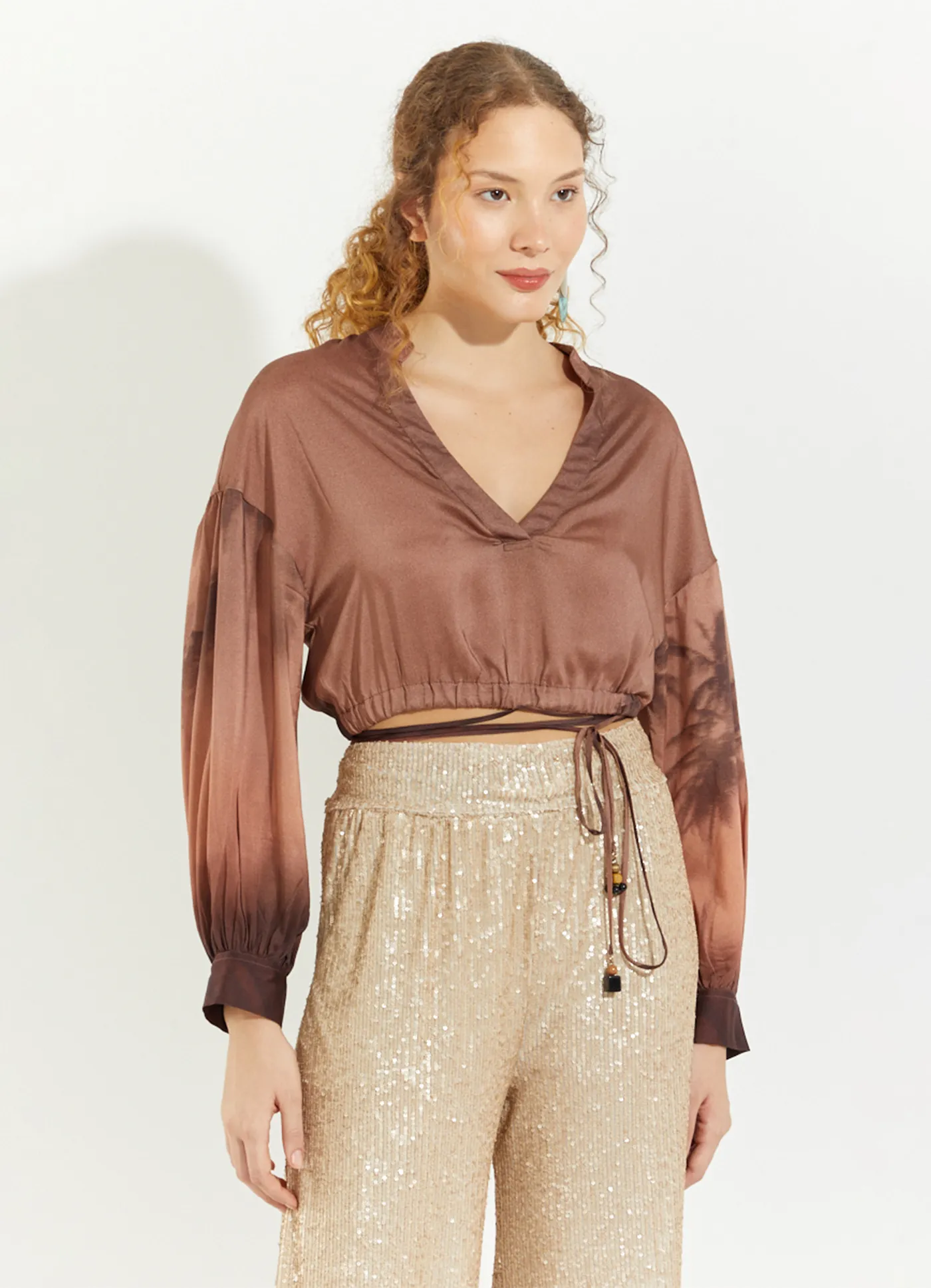 Camisa estampada paisagem colab camila coutinho