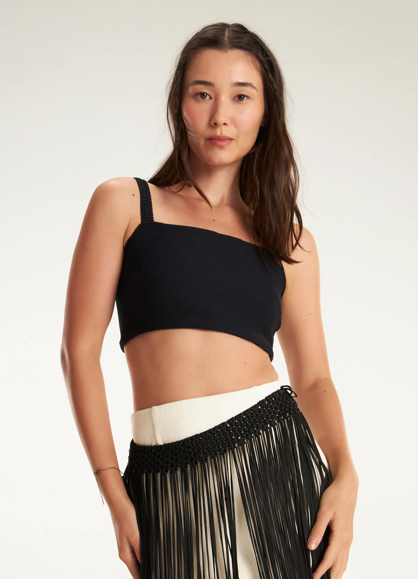 Top malha nervuras preto