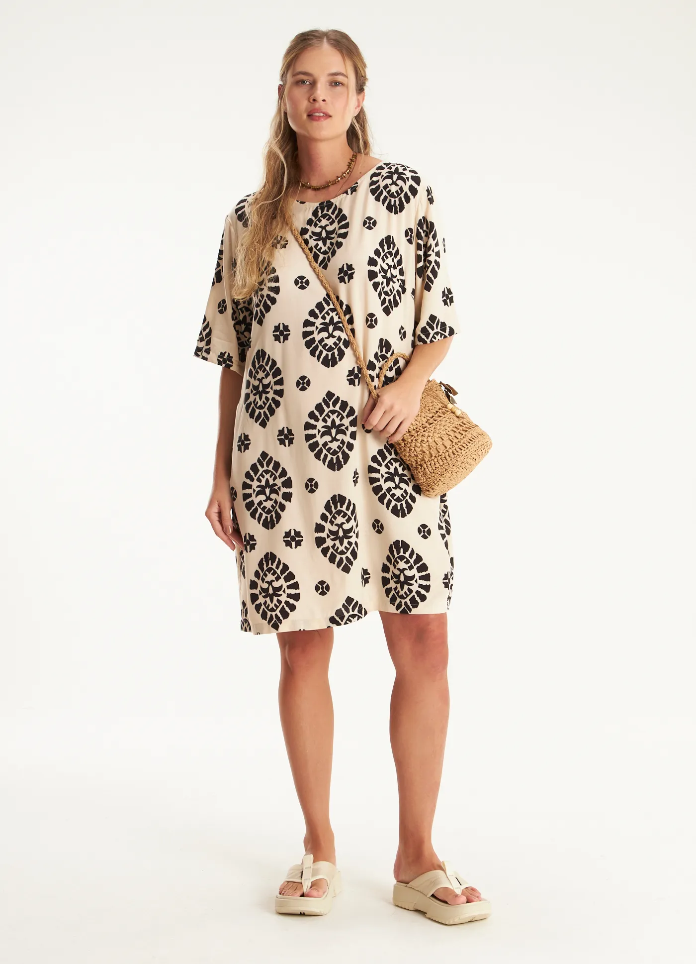 Vestido t-shirt dress estampada mandala