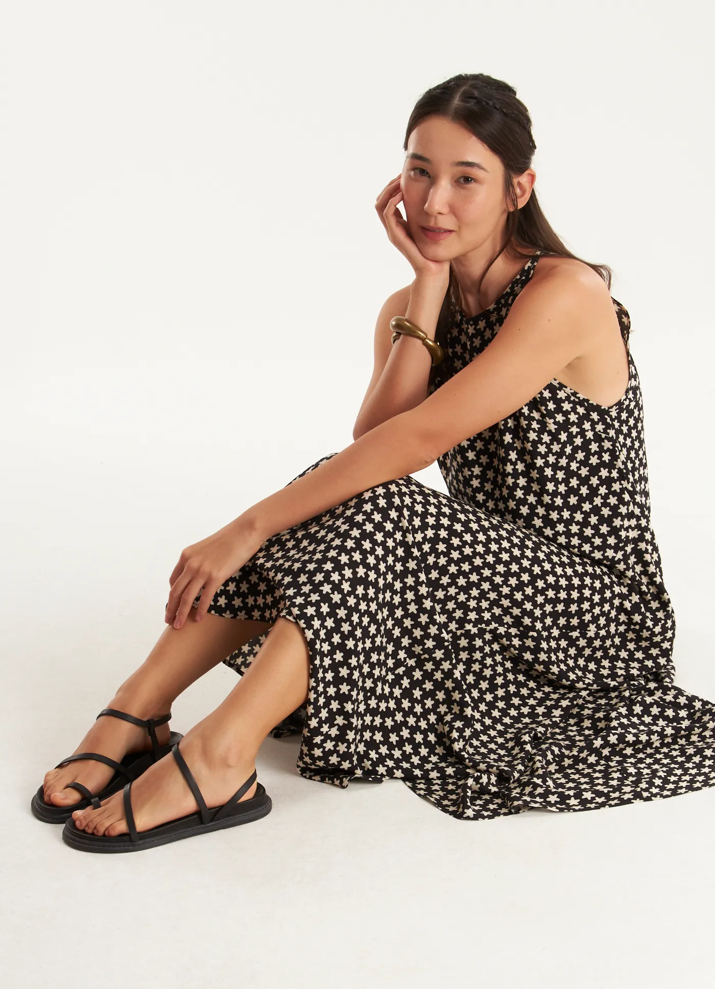 Vestido recortes estampado estelar