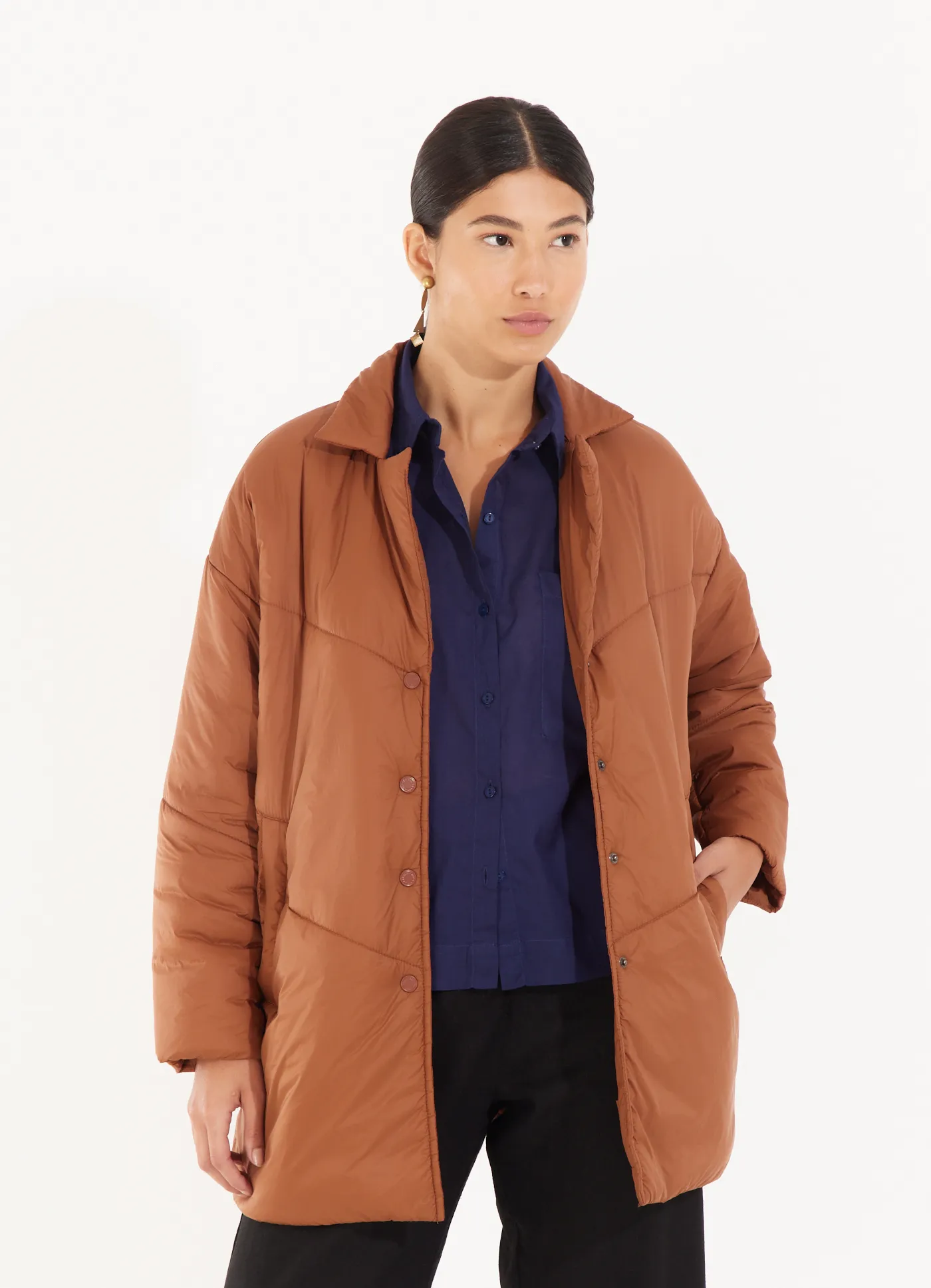 Casaco nylon ultra leve com faixa marrom