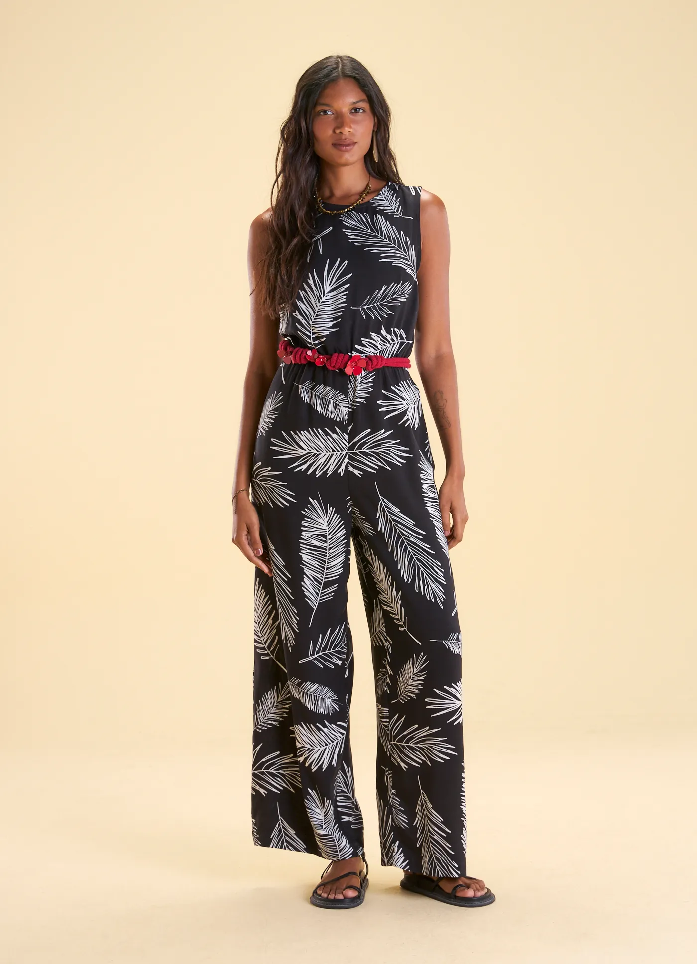 Macacão acinturado estampado cipestre