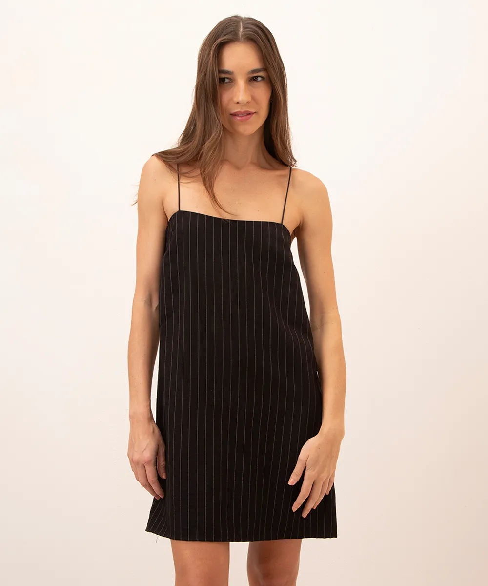 vestido curto risca de giz alça fina mindset preto