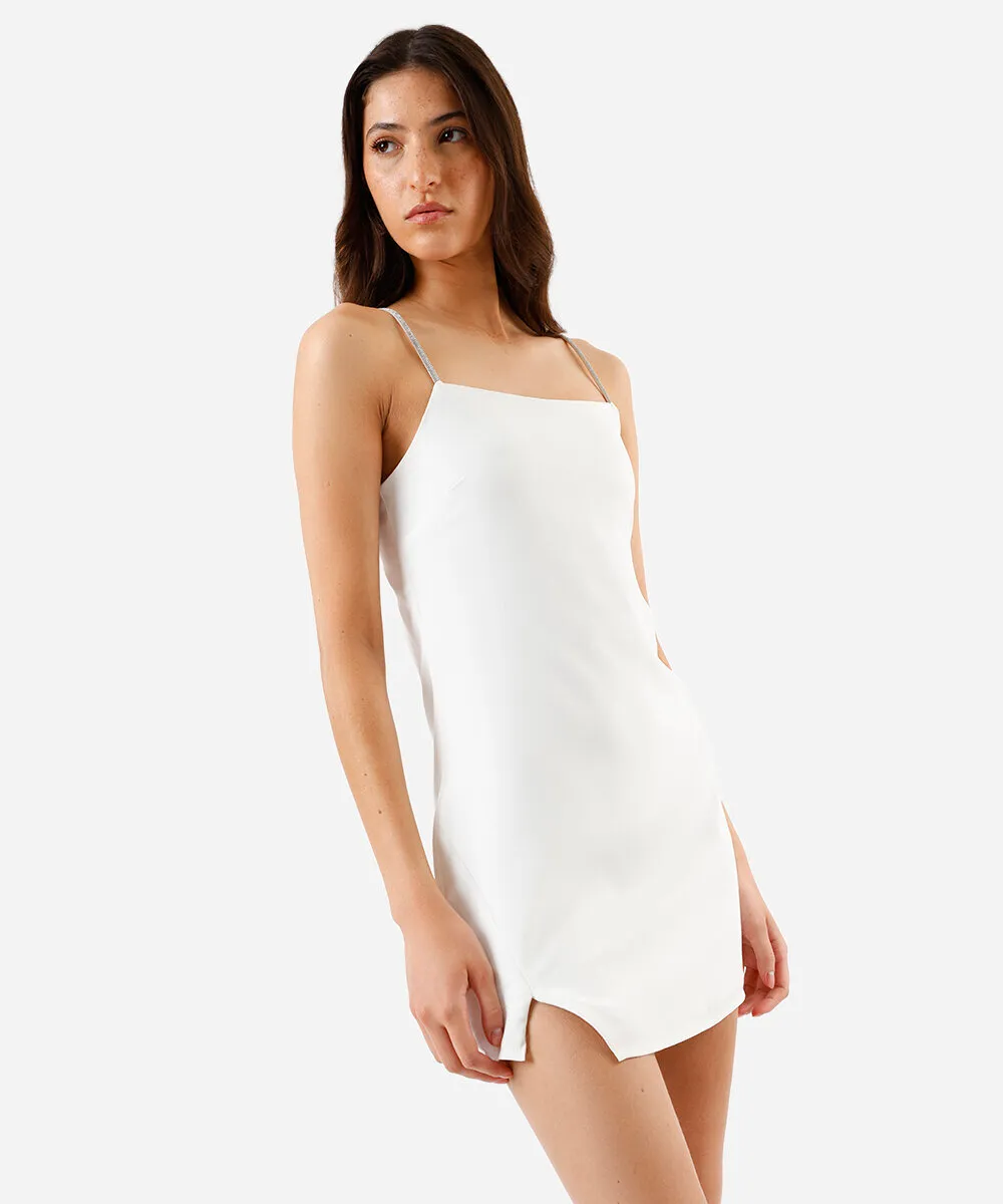 vestido curto feminino acetinado alça com strass e fenda off white