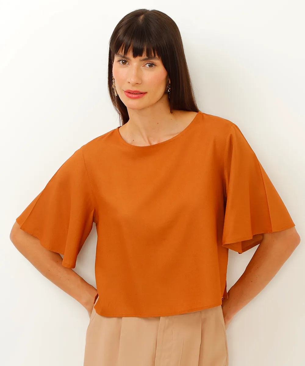 camiseta básica de viscose manga curta marrom