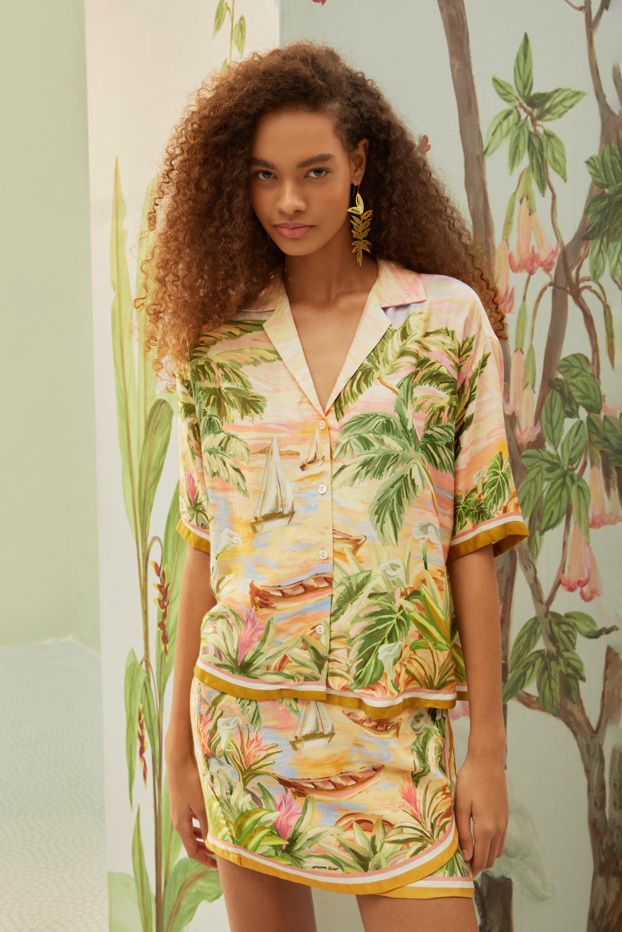 Camisa Cropped Estampada Pintura Tropical