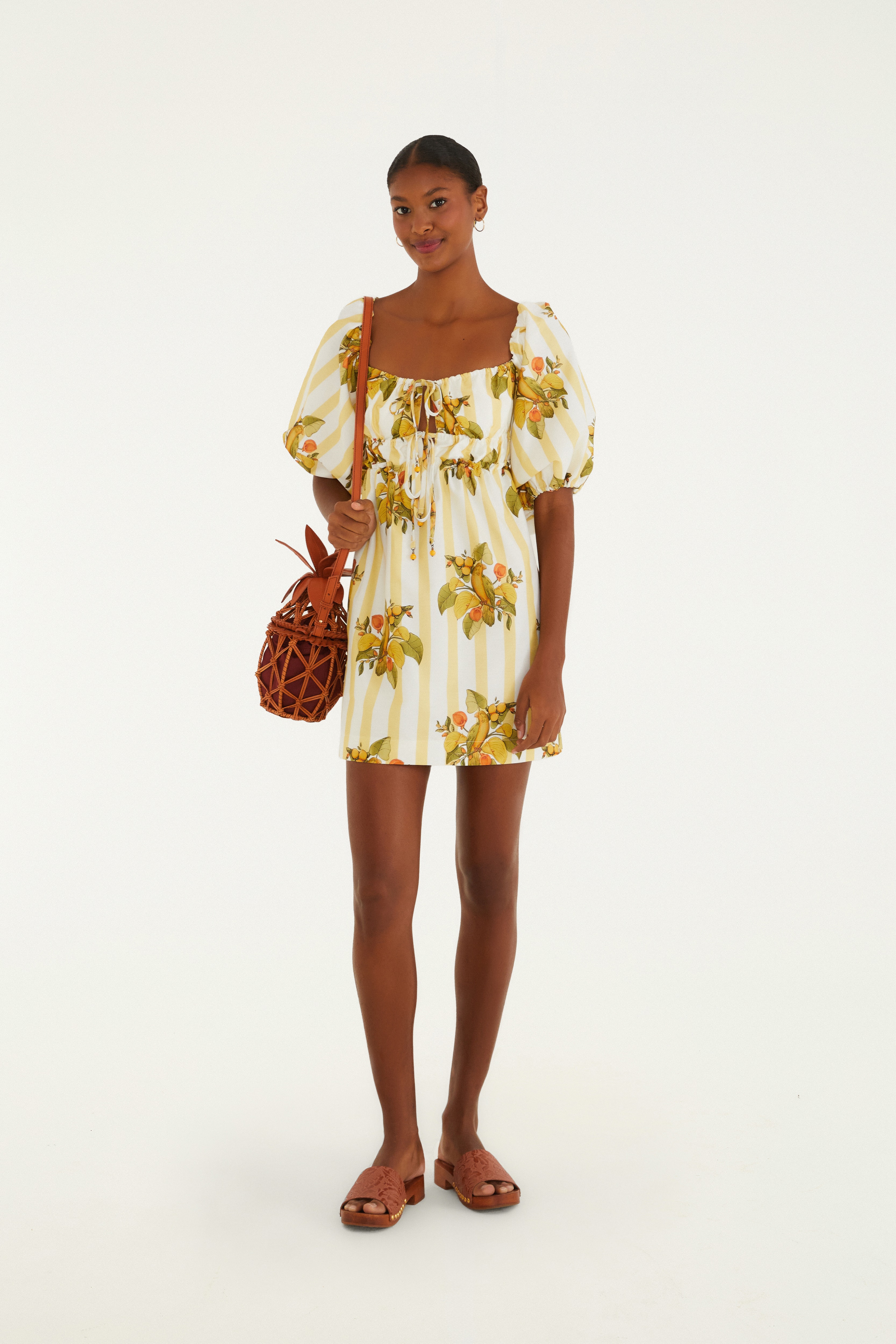 Vestido Curto Estampado Pássaro Chic