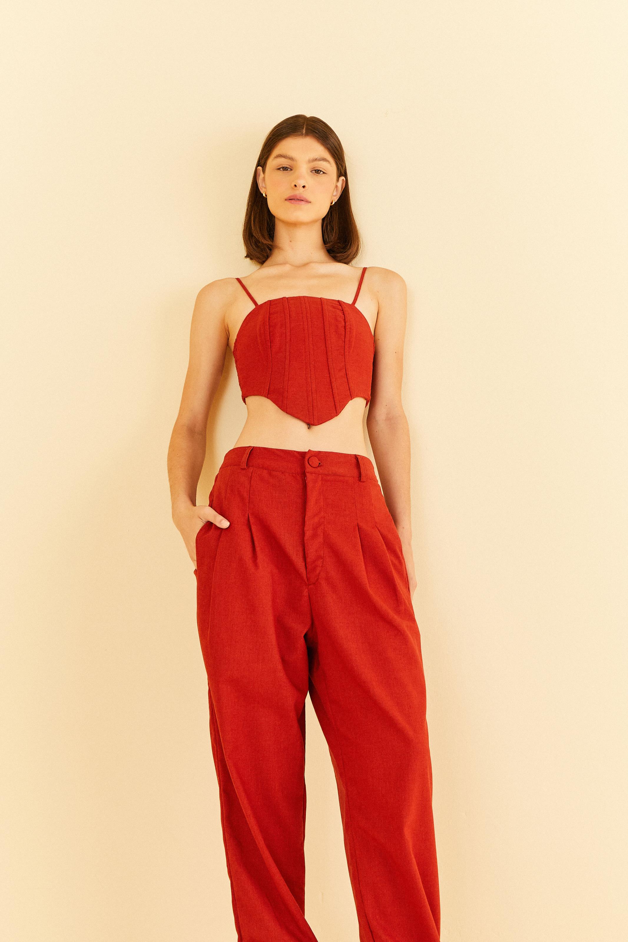 Calça Cenoura Pregas