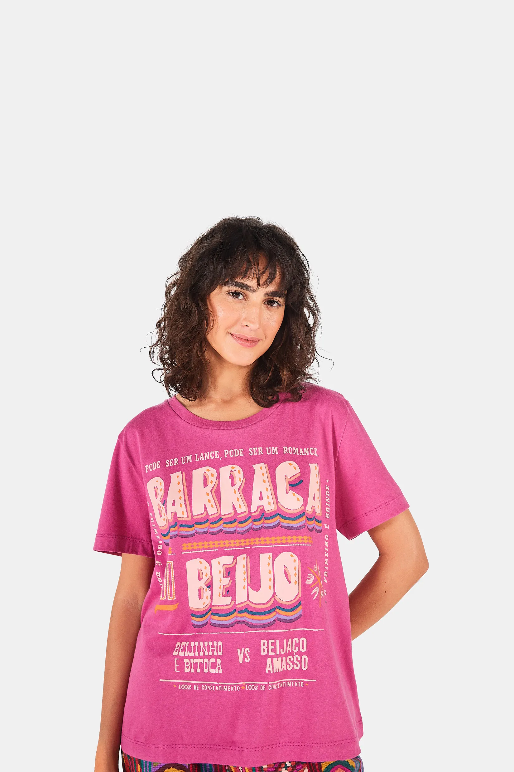 T-Shirt Média Estampada Barraca Do Beijo