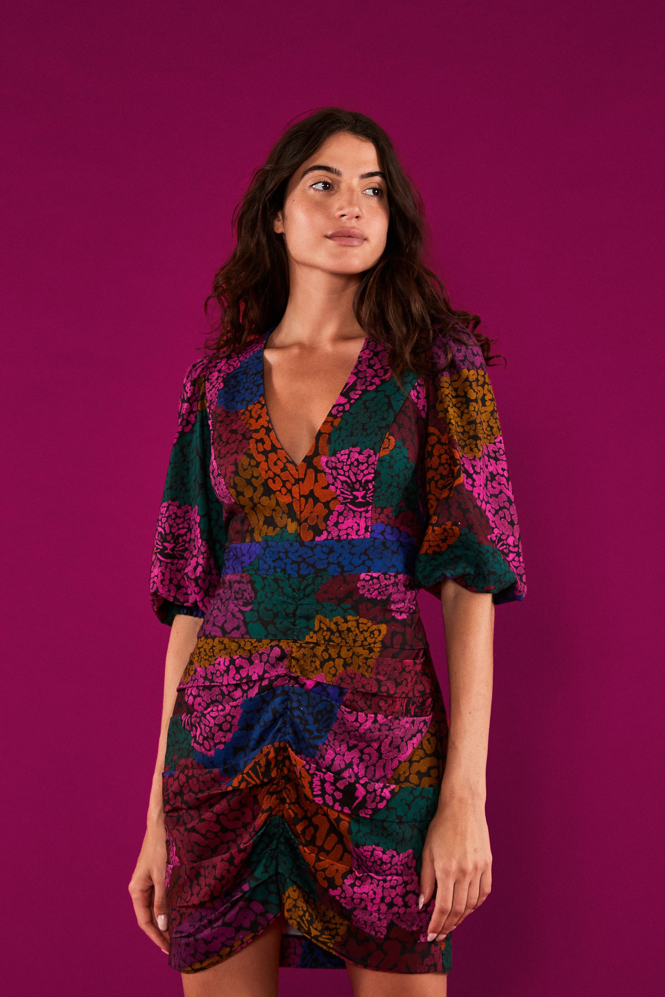 Vestido Curto Estampado Leopardo Rainbow