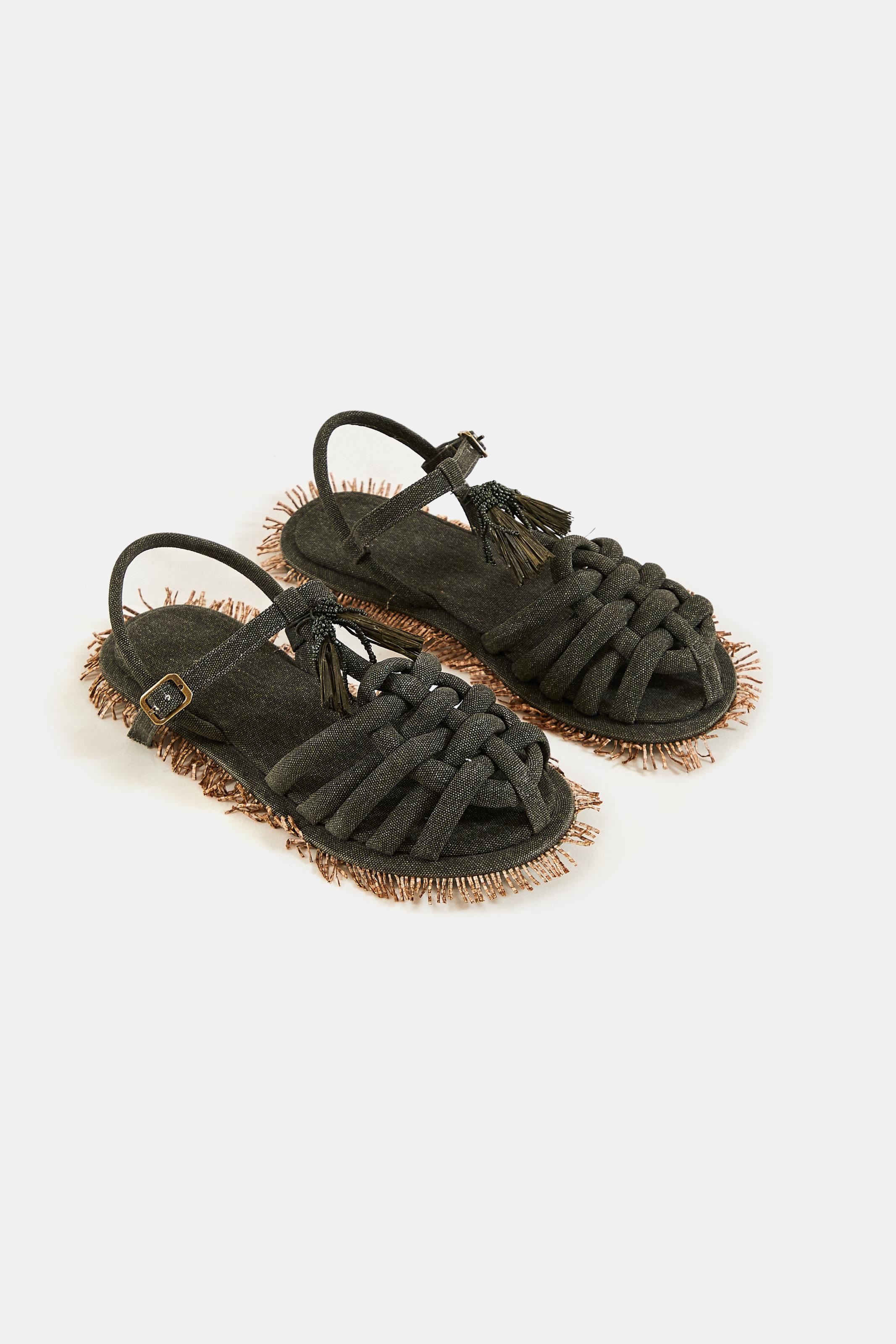 Sandália Trançada Tassel