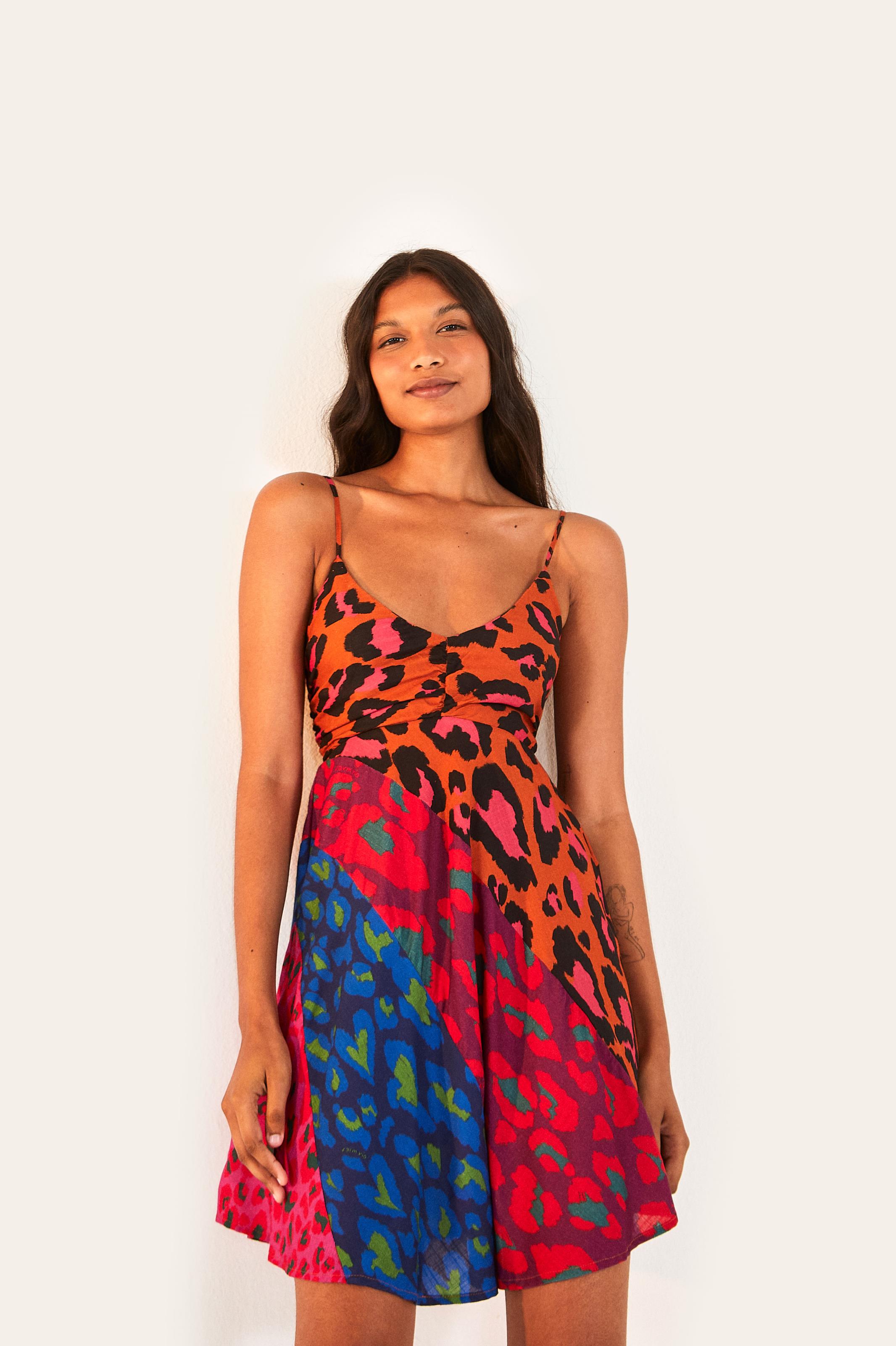 Vestido Curto Estampado Patch Leopardo Pop