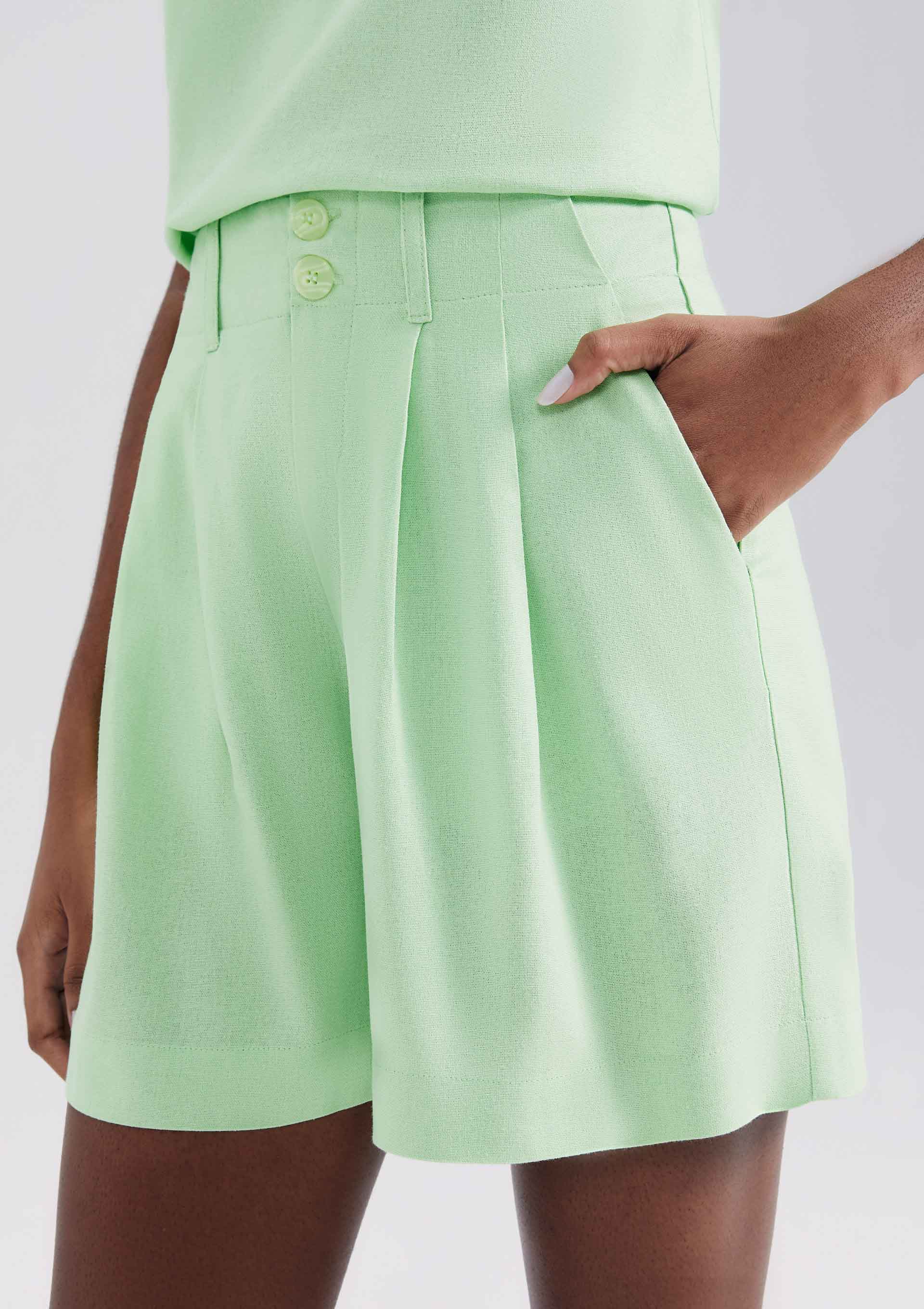 Shorts Feminino Em Alfaiataria Com Linho - Verde