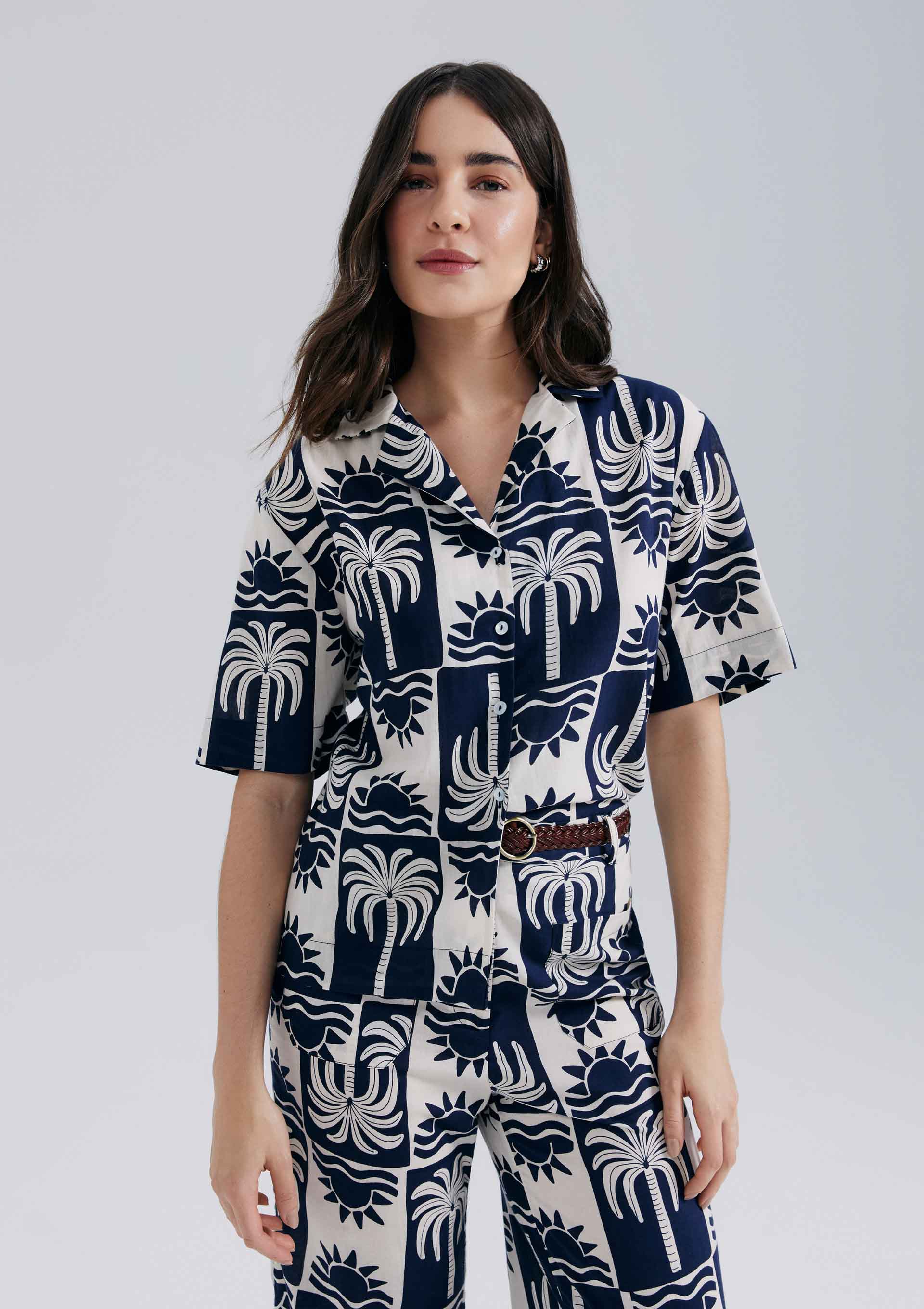 Camisa Feminina Manga Curta Estampada - Azul