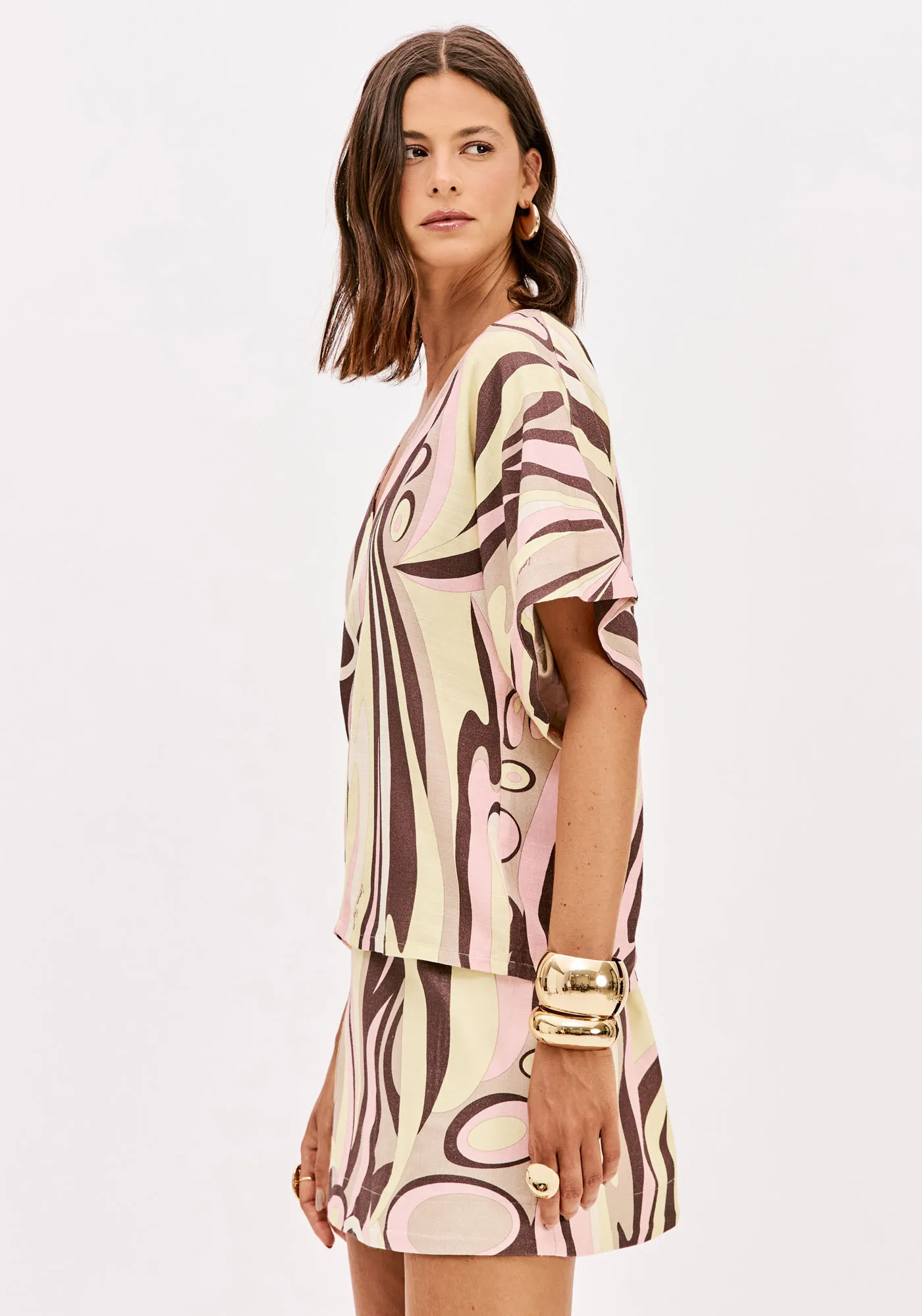 Blusa Manga Curta Estampada Decote V