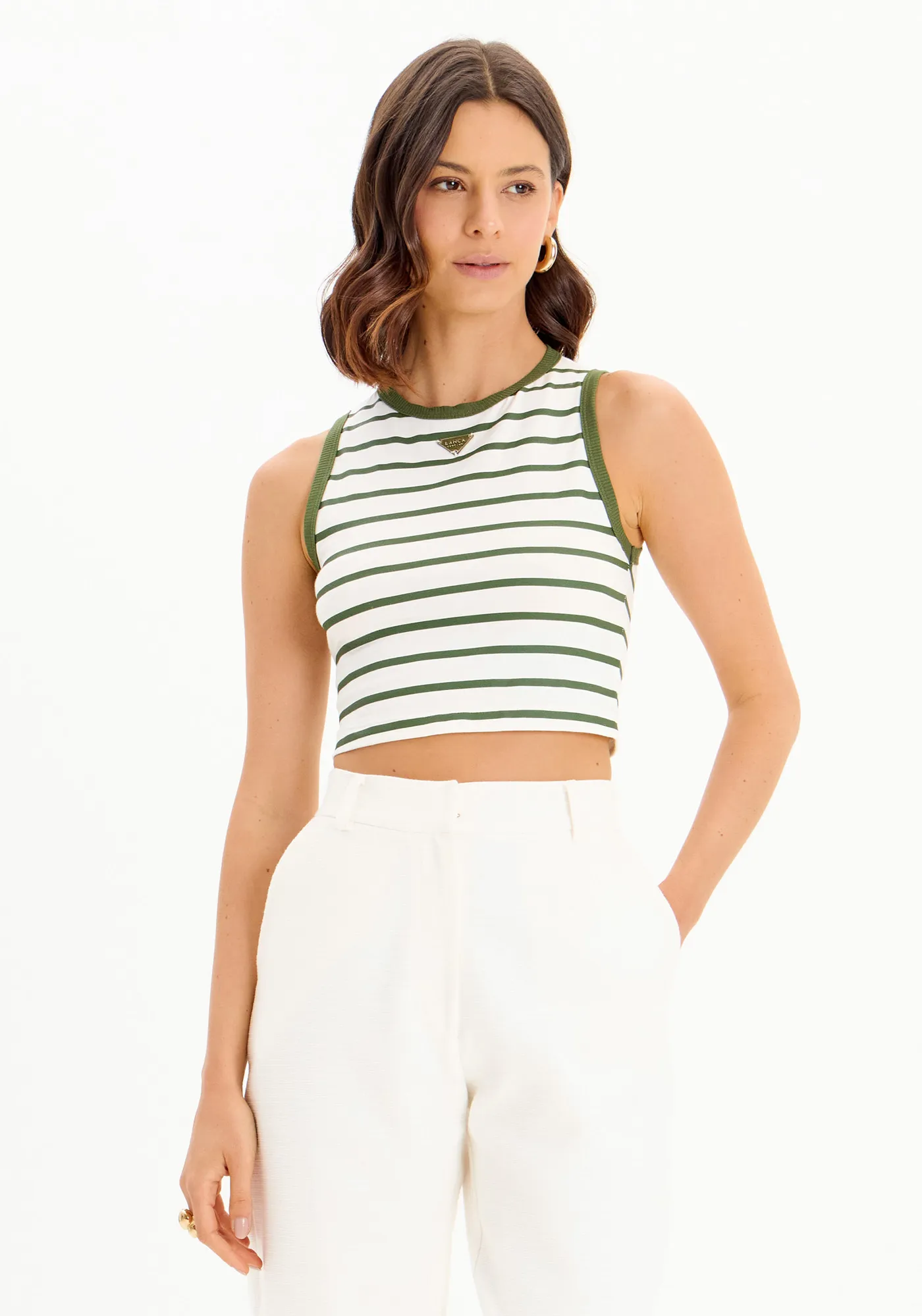 Blusa Cropped Sem Mangas Com Aplique