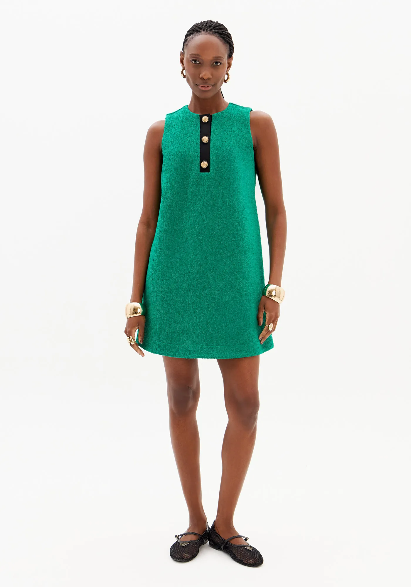 Vestido Curto Sem Manga Com Botões