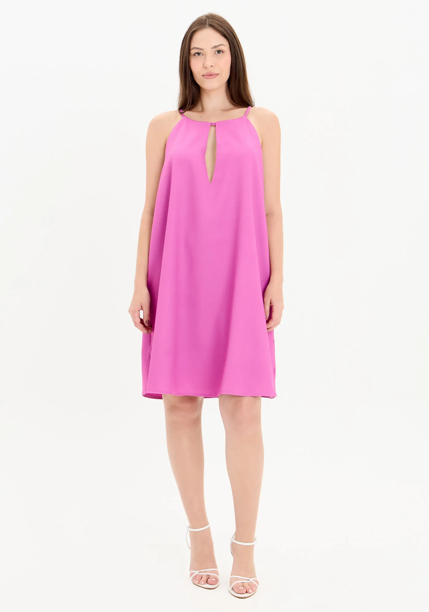 Vestido Curto Solto Com Decote