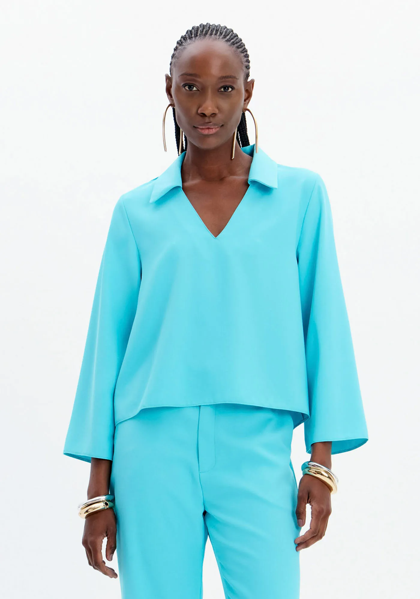 Blusa Manga Longa Com Gola E Decote V