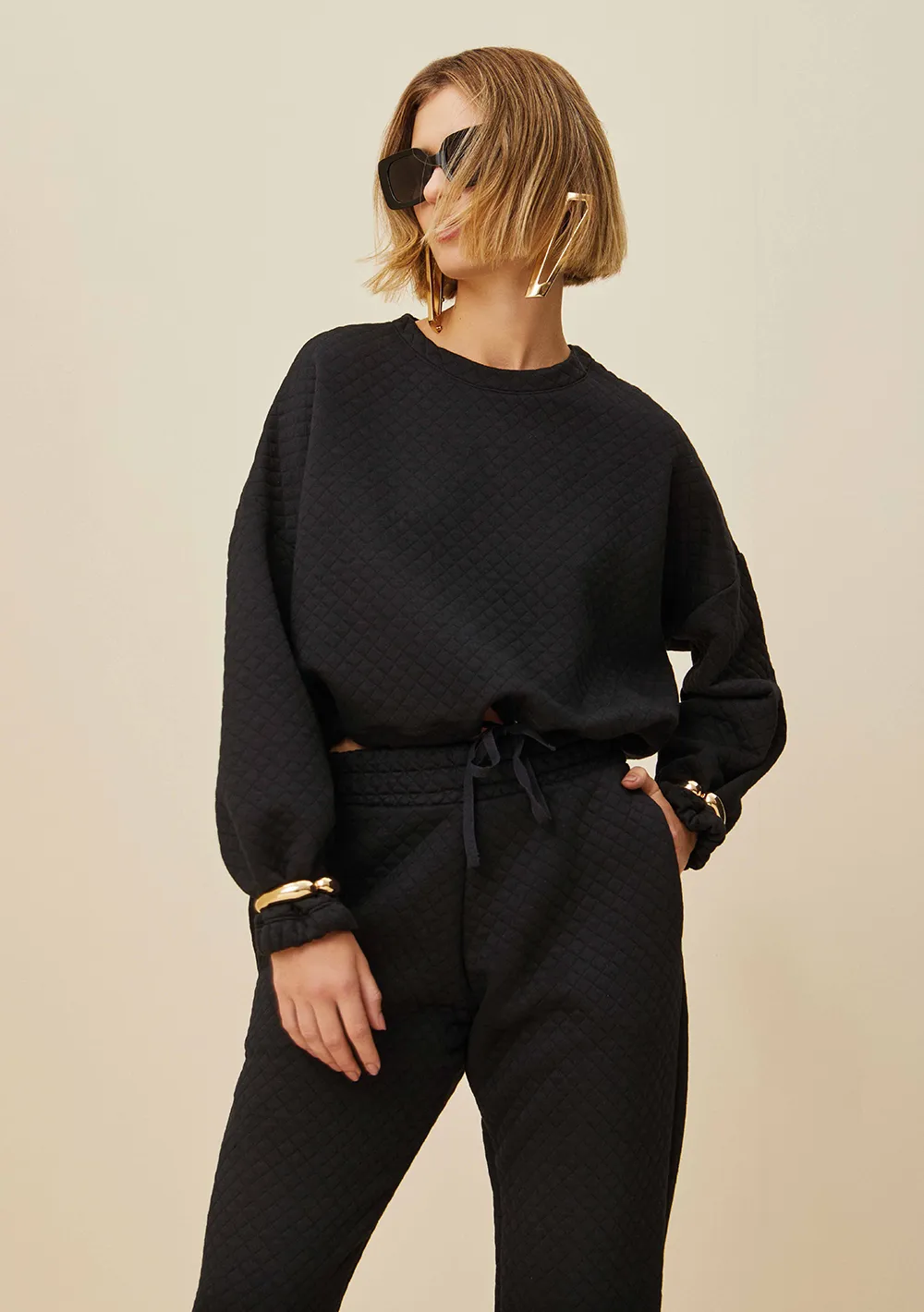 Blusa Morena Rosa Decote Redondo Manga Longa Detalhe Regulador Preto