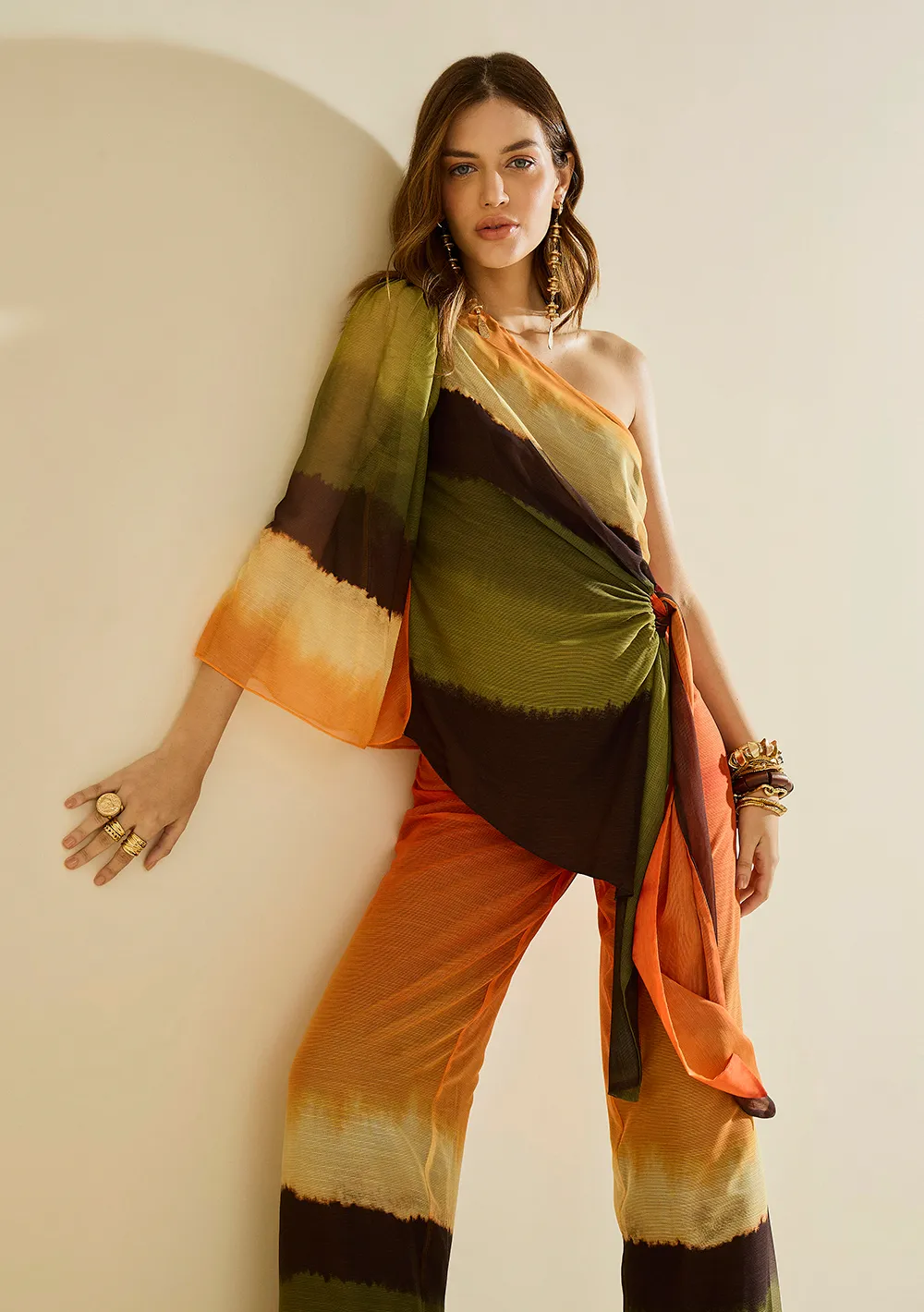 Blusa Morena Rosa Solta Um Ombro Só Manga Longa Alongada Bordo