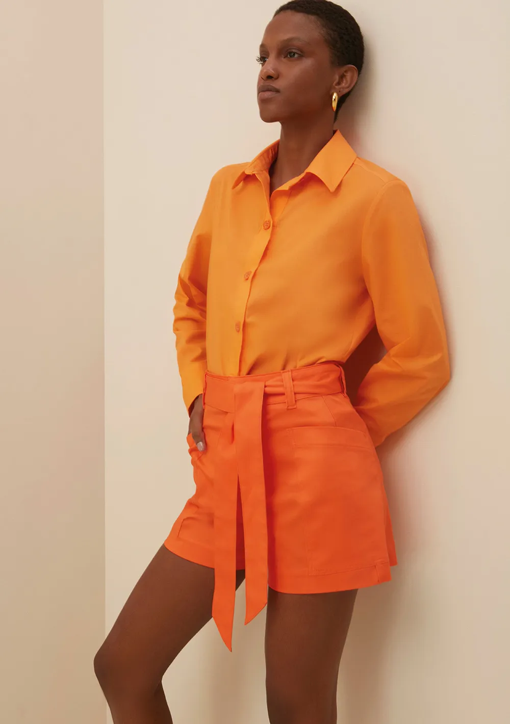 Shorts Morena Rosa Alfaiataria Com Faixa Laranja