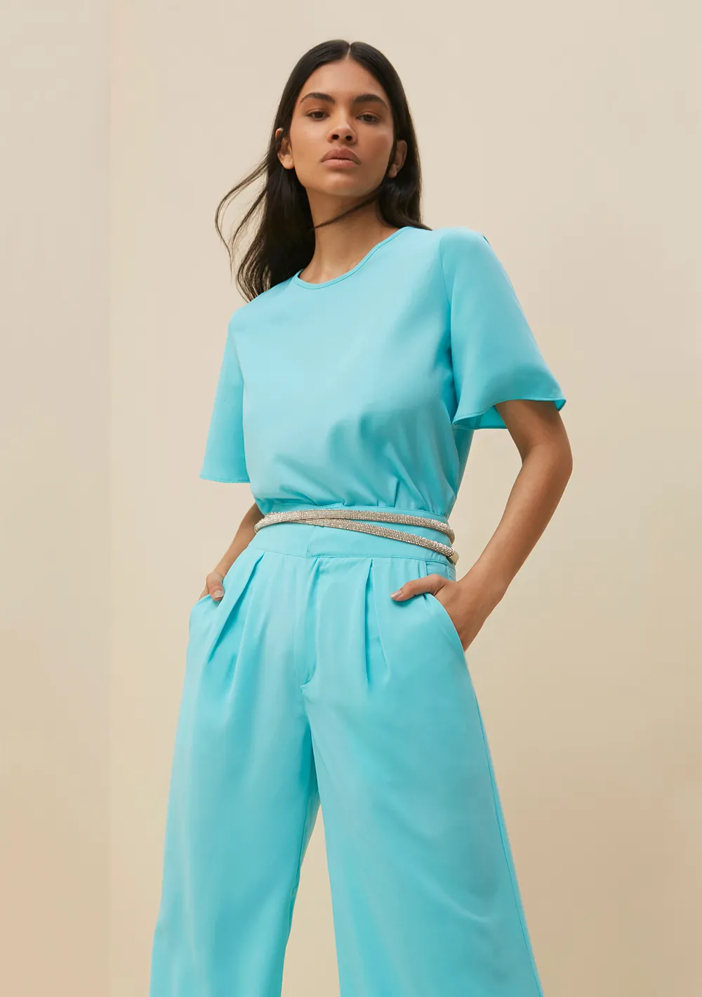 Blusa Morena Rosa Decote Redondo Manga Curta Abertura Lateral Azul