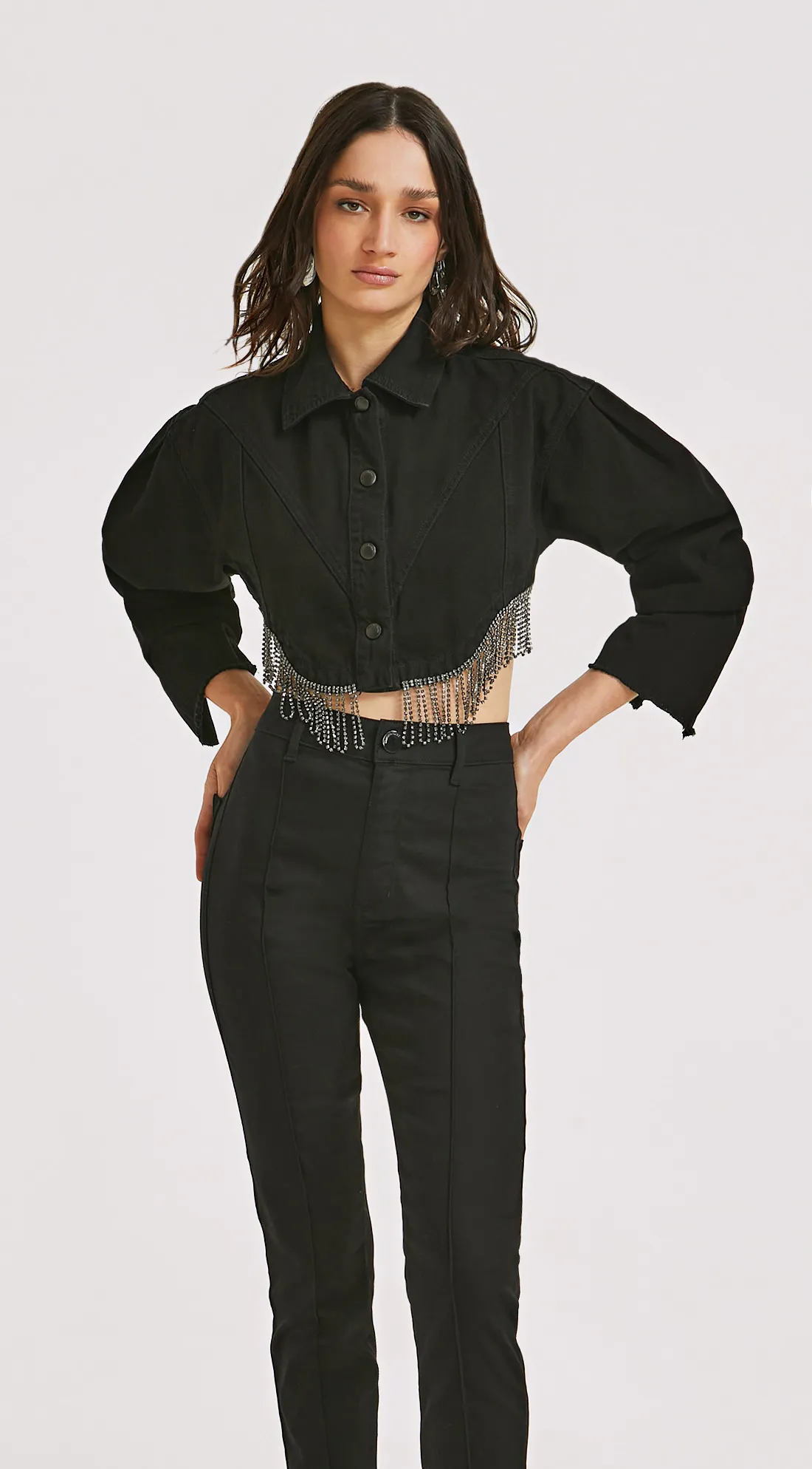 Jaqueta Morena Rosa Cropped Detalhe Franjas Preto