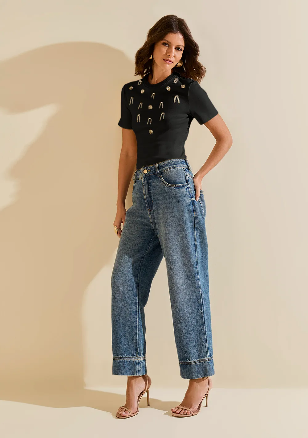 Blusa Morena Rosa Ajustada Decote Careca Manga Curta Padrão Preto