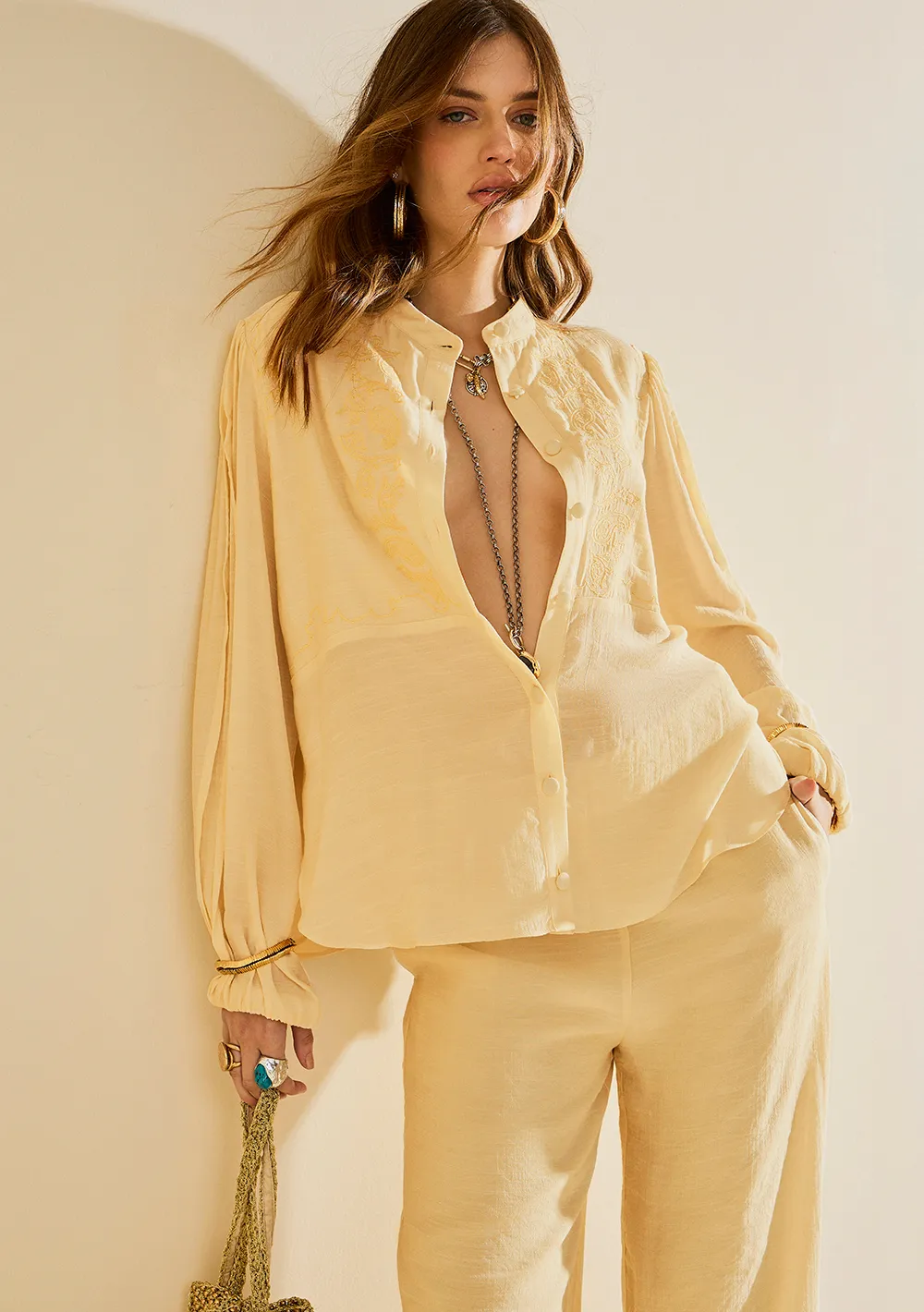 Camisa Morena Rosa Solta Gola Padre Manga Longa Padrão Amarelo