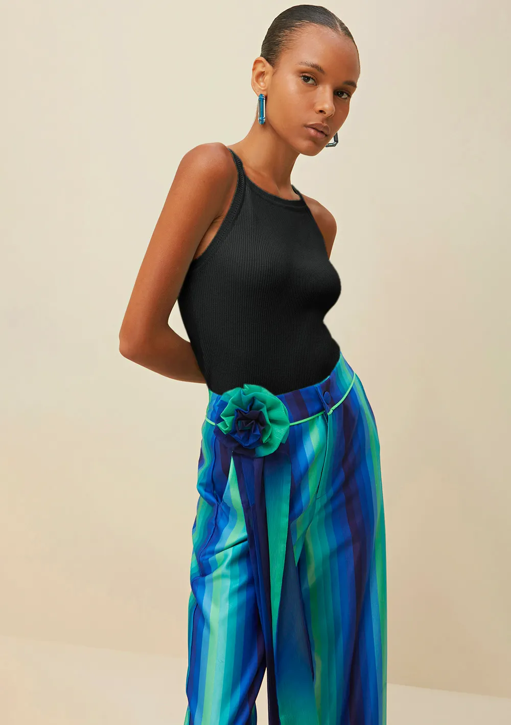 Regata Morena Rosa Decote Reto Tricôt Preto