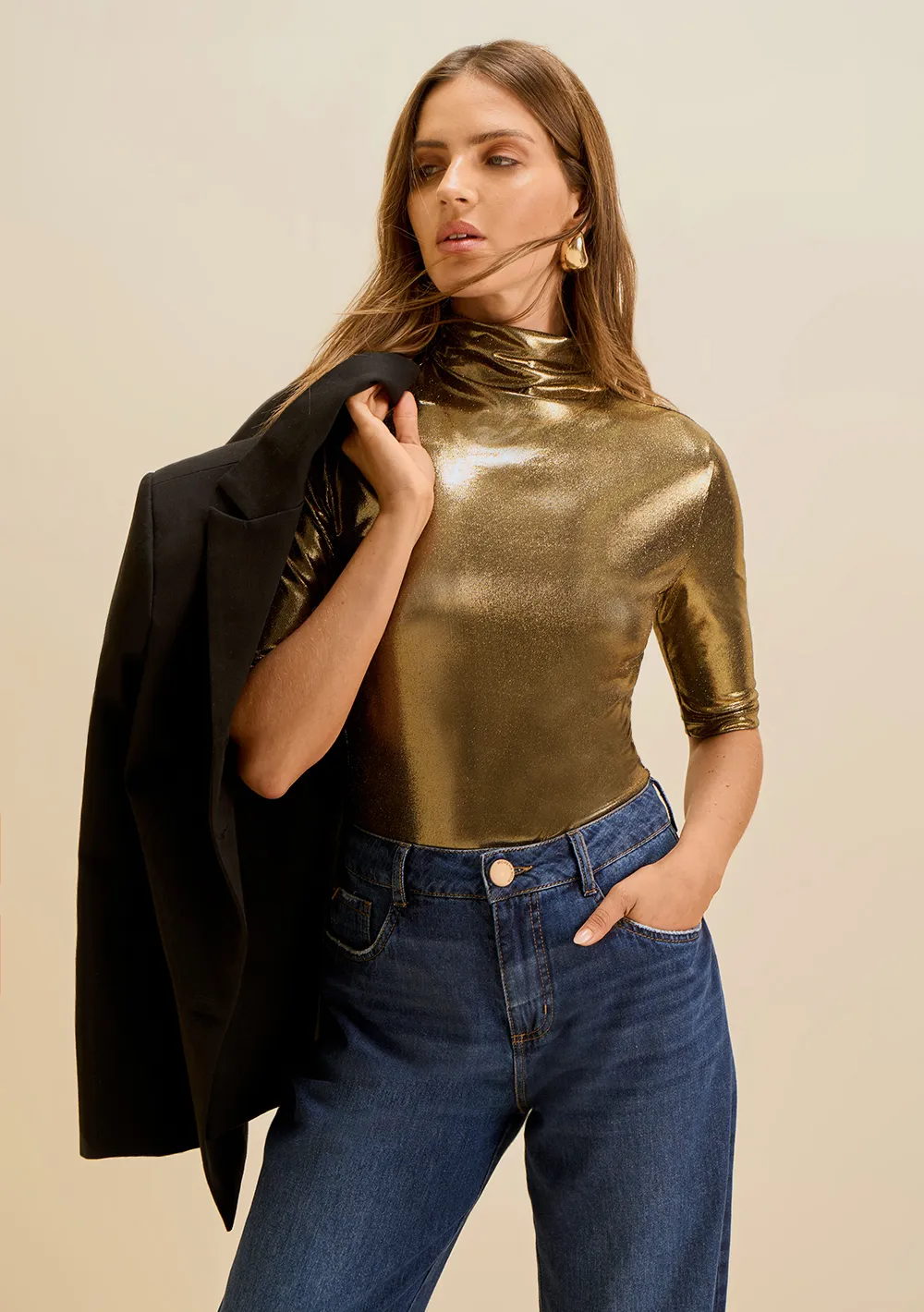 Blusa Morena Rosa Ajustada Gola Alta Manga Curta Padrão Dourado