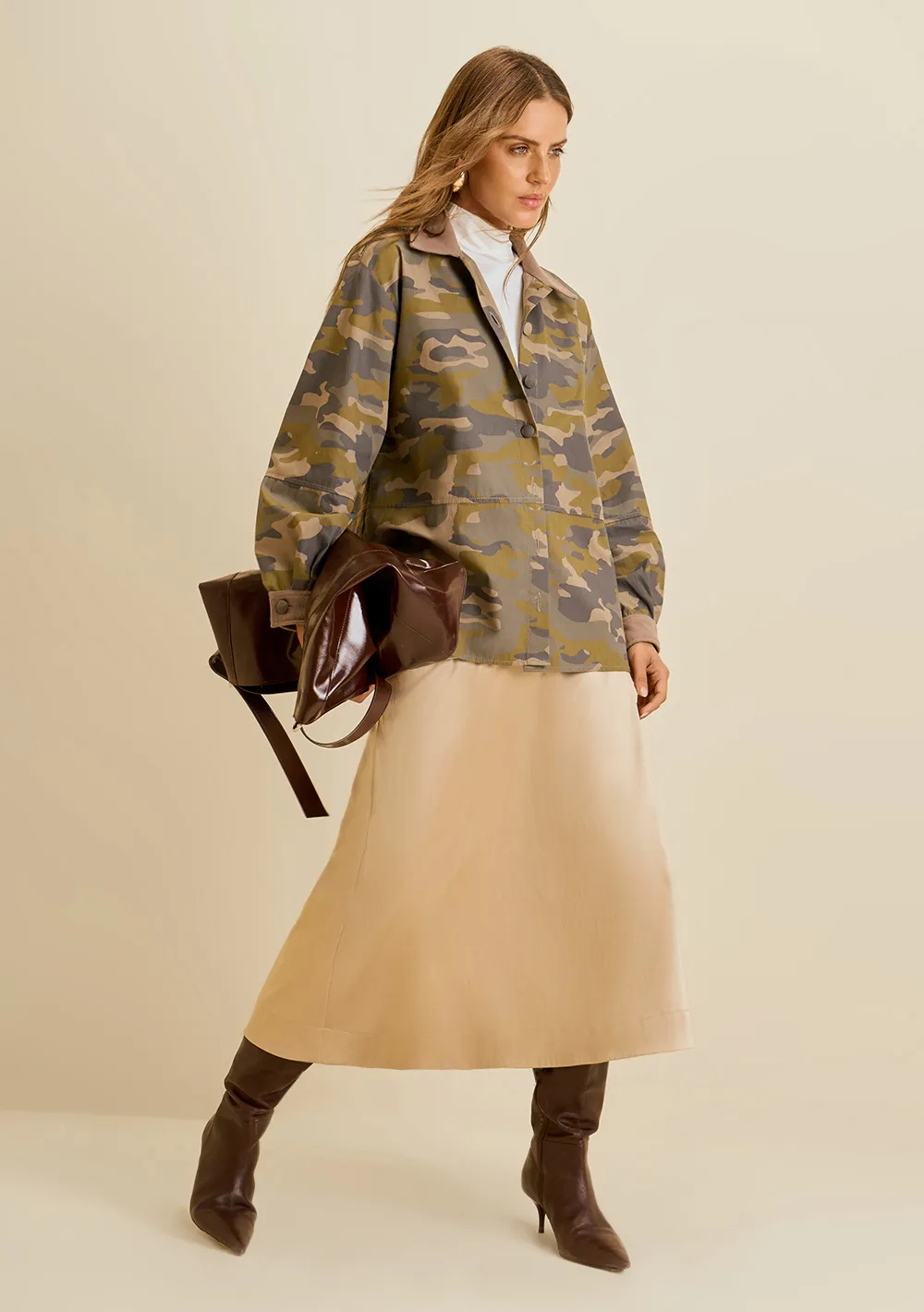 Camisa Morena Rosa Solta Gola Clássica Manga Longa Padrão Verde