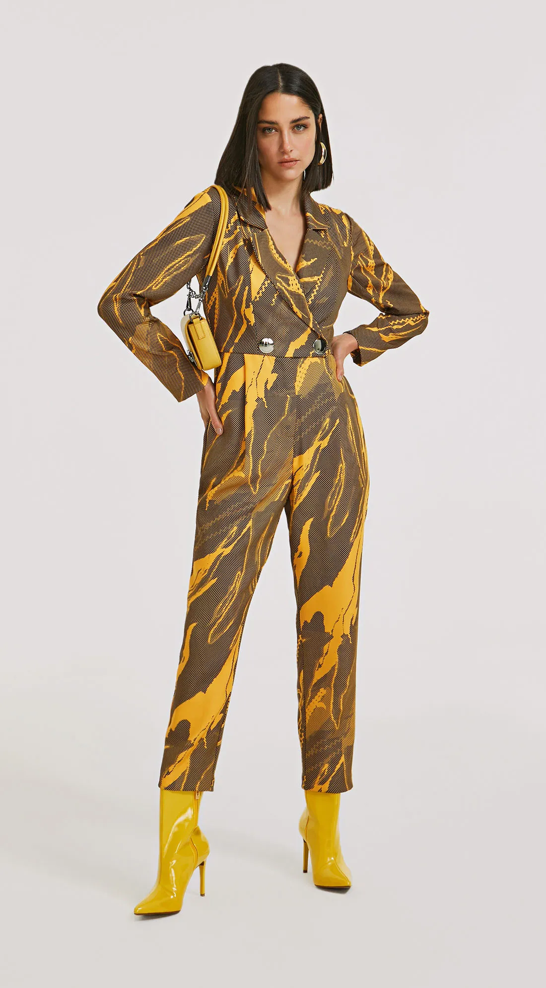 Macacao Morena Rosa Alfaiataria Com Botão Azul