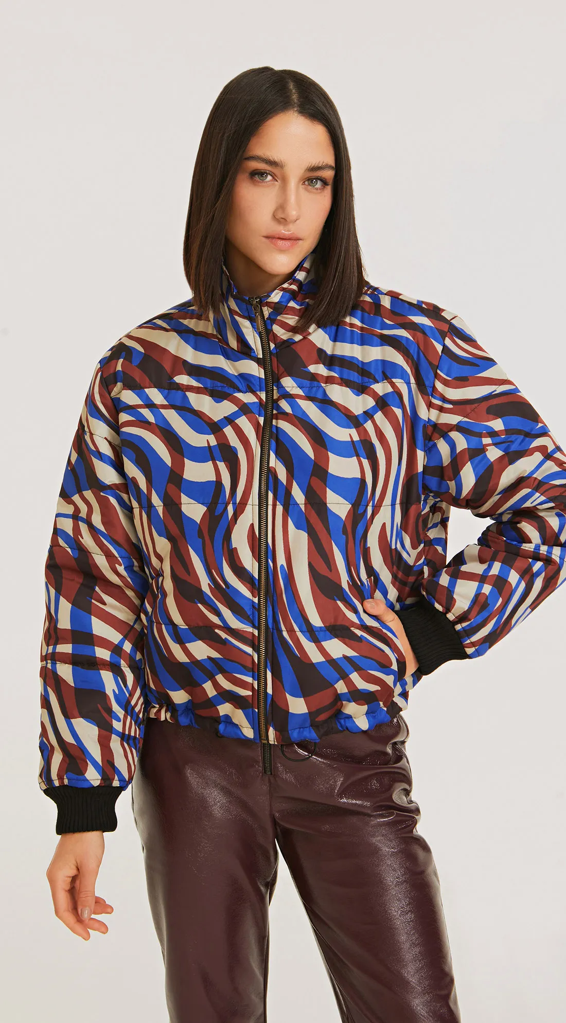 Jaqueta Morena Rosa Classica Detalhe Regulador Bordo