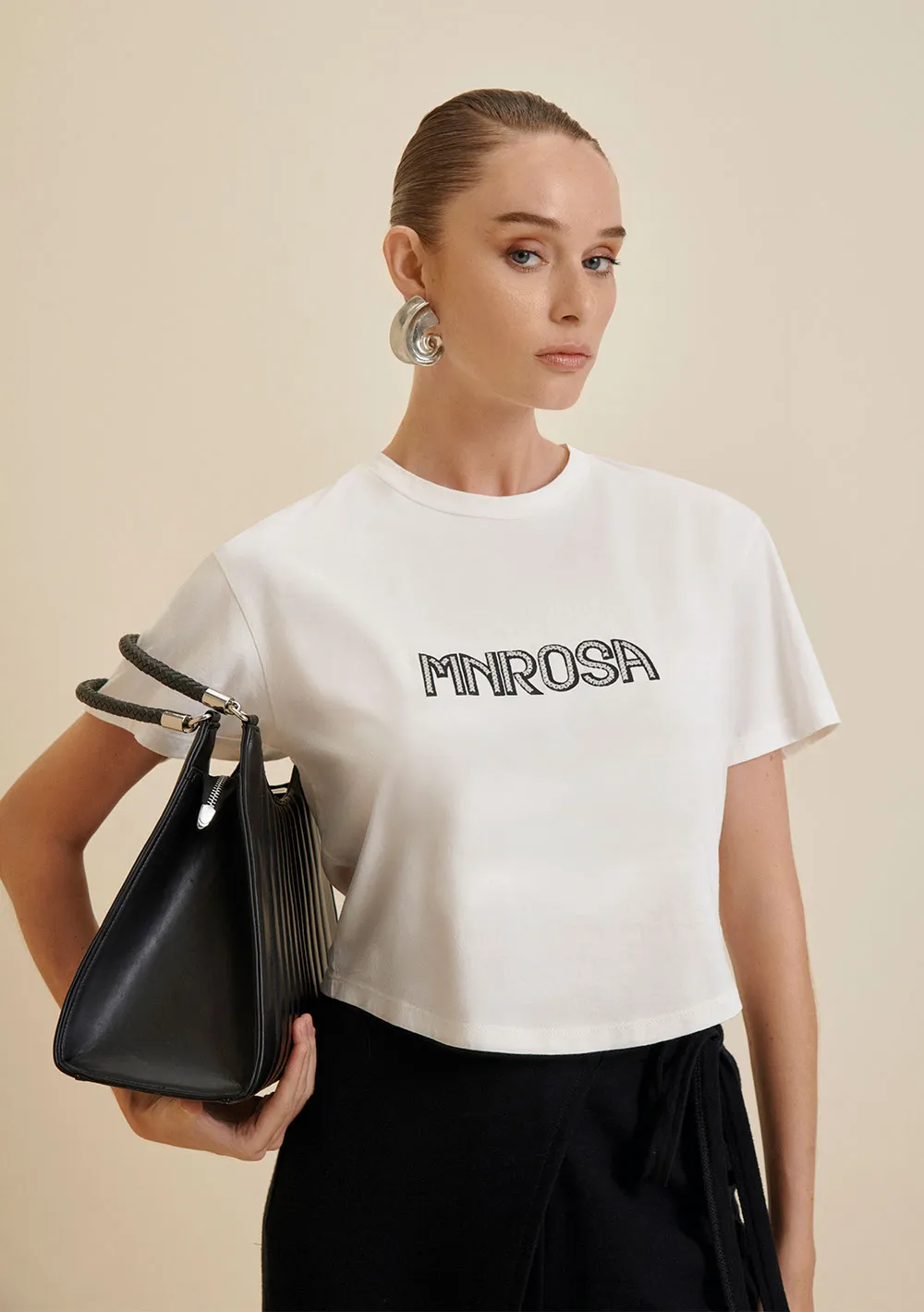 T-Shirt Morena Rosa Gola Redonda Bordado Industrial Off White