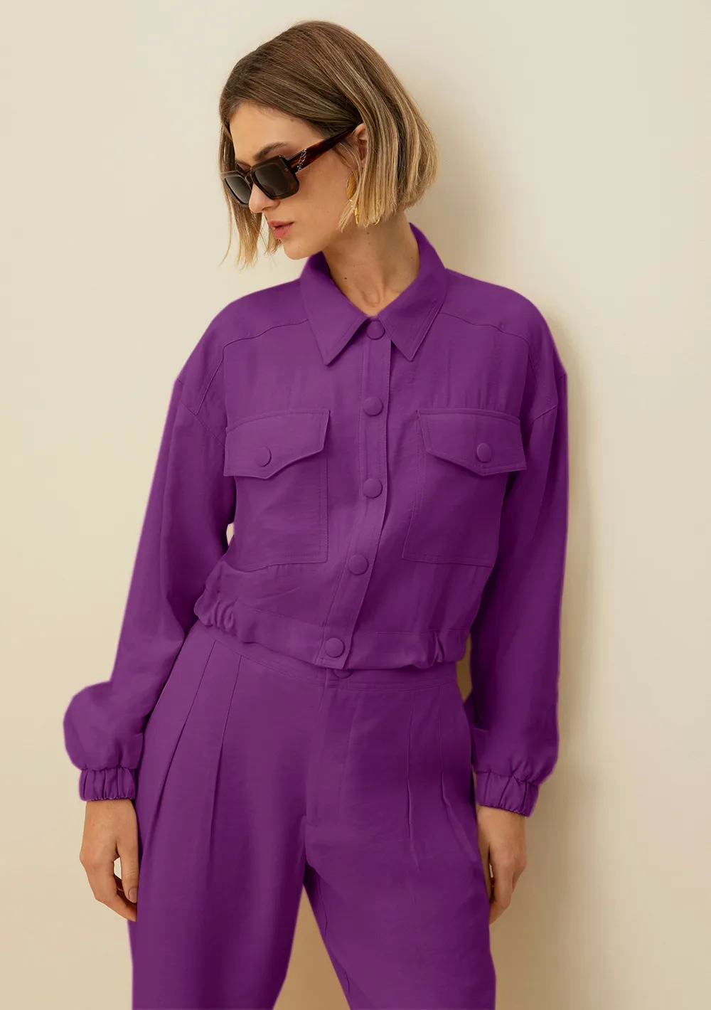 Jaqueta Morena Rosa Cropped Detalhe Pesponto Roxo