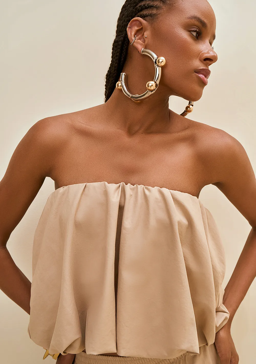 Saia Morena Rosa Evasê Média Curta Bege