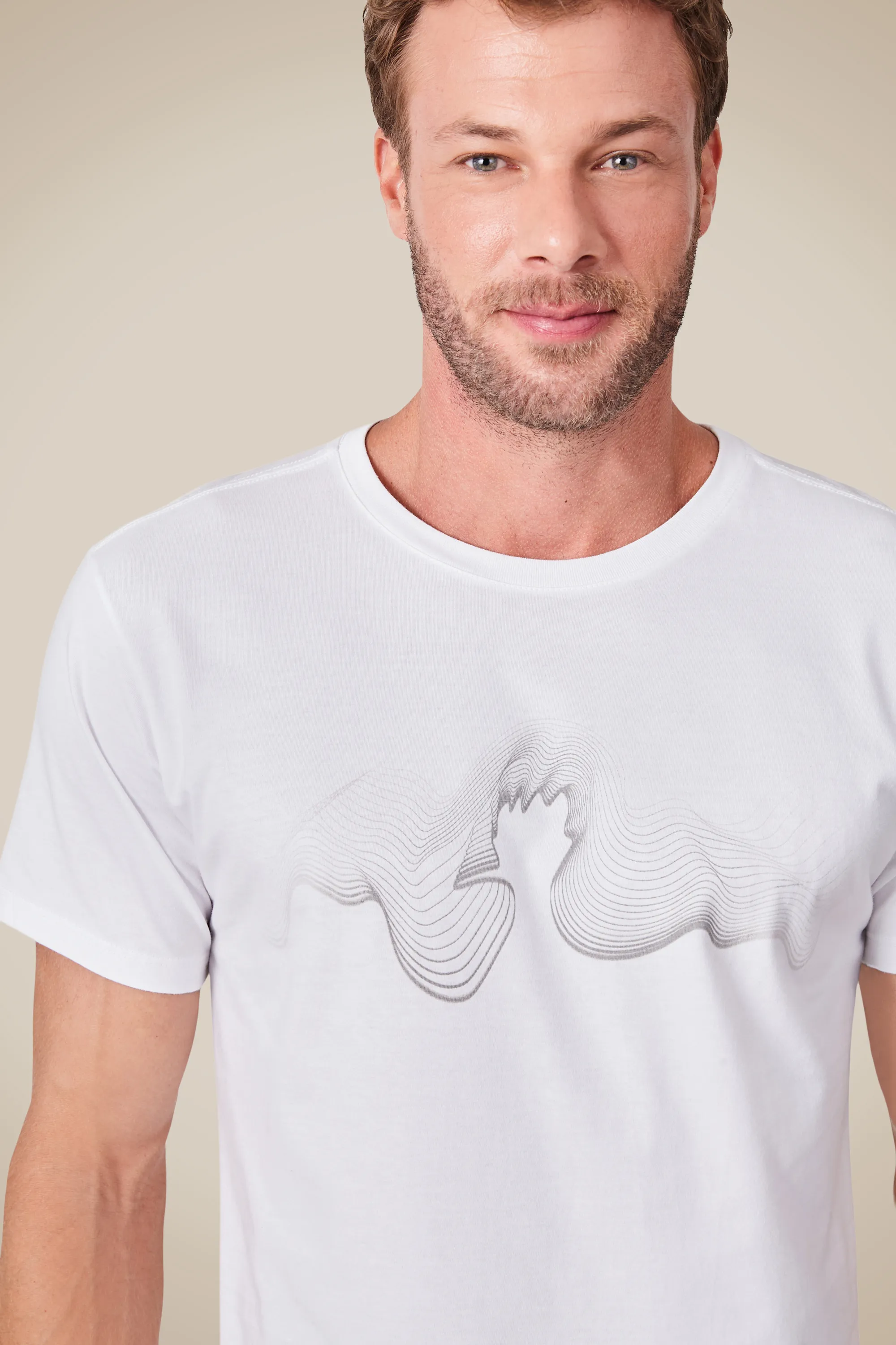 Camiseta Slim Estampada Pica Pau Waves