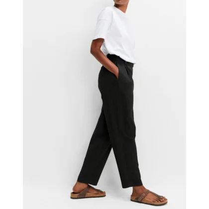 Calça Afunilada Pregas