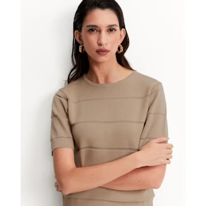 T-Shirt Tricot Detalhe Listras